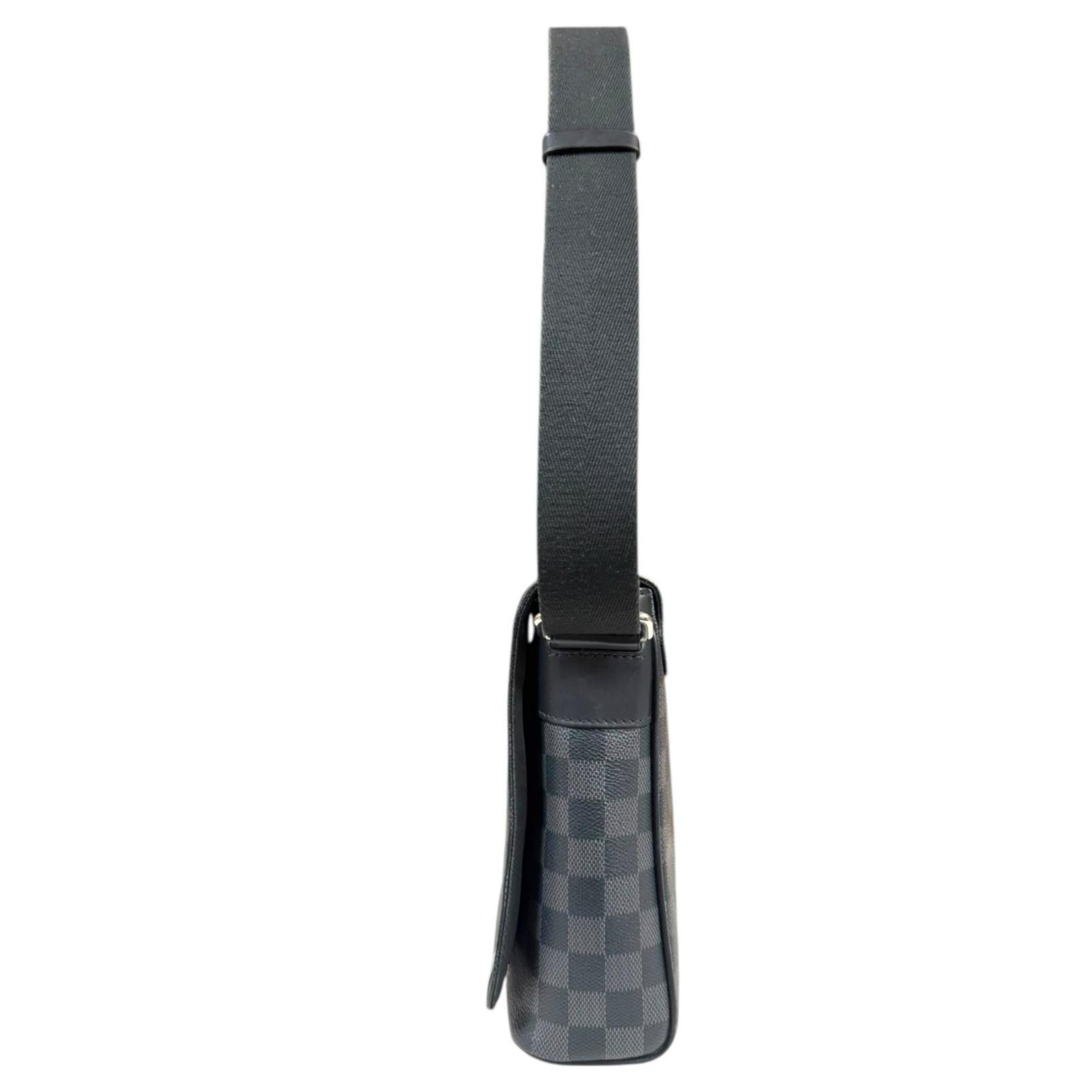 Louis Vuitton Black Gray Or Damier Graphite Shoulder Bag (Pre-Owned)