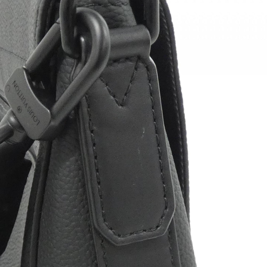 Louis Vuitton Black Leather Shoulder Bag (Pre-Owned)