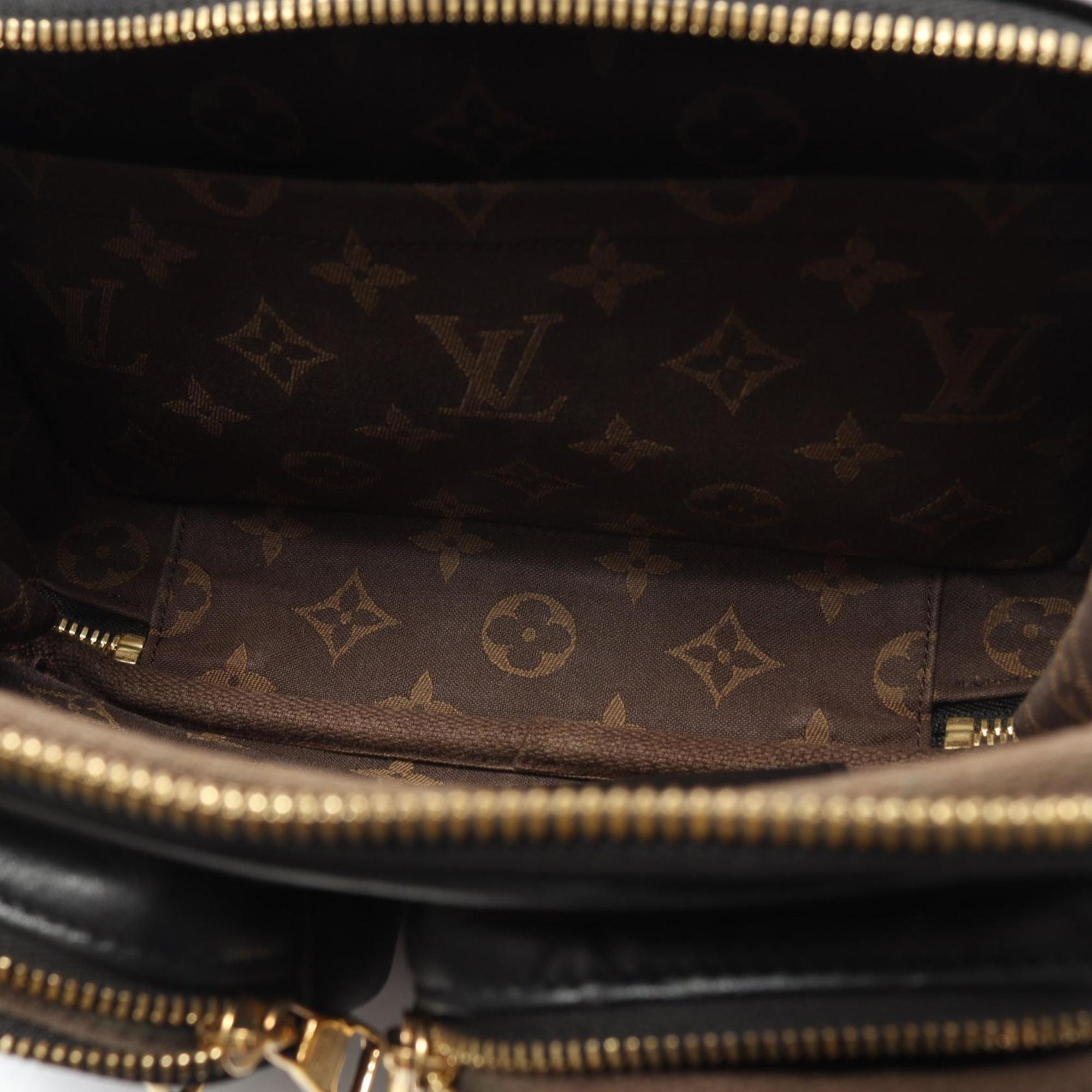 Louis Vuitton Black Noir Leather Shoulder Bag (Pre-Owned)
