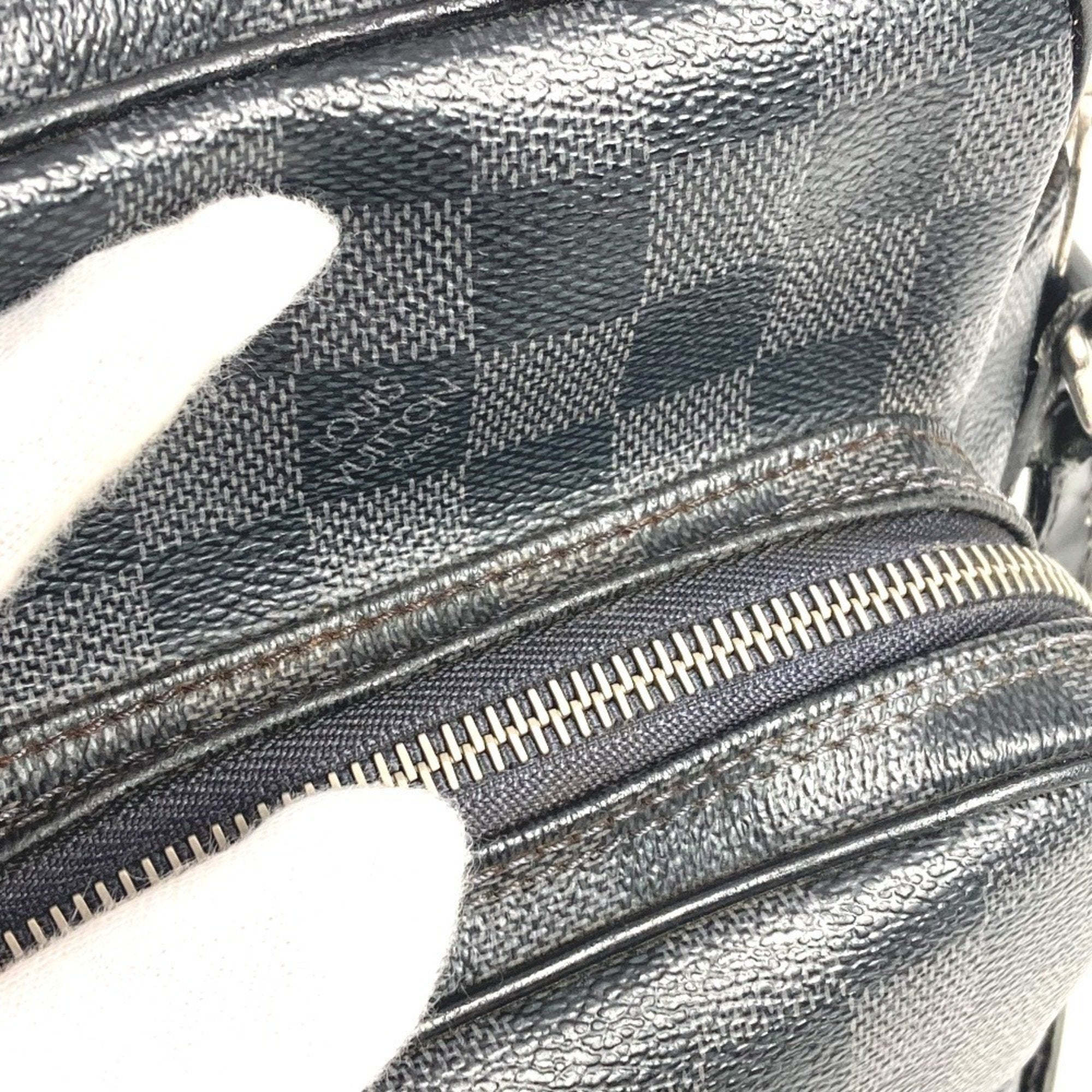 Louis Vuitton Black Damier Graphite Damier Graphite Pochette Shoulder Bag (Pre-Owned)