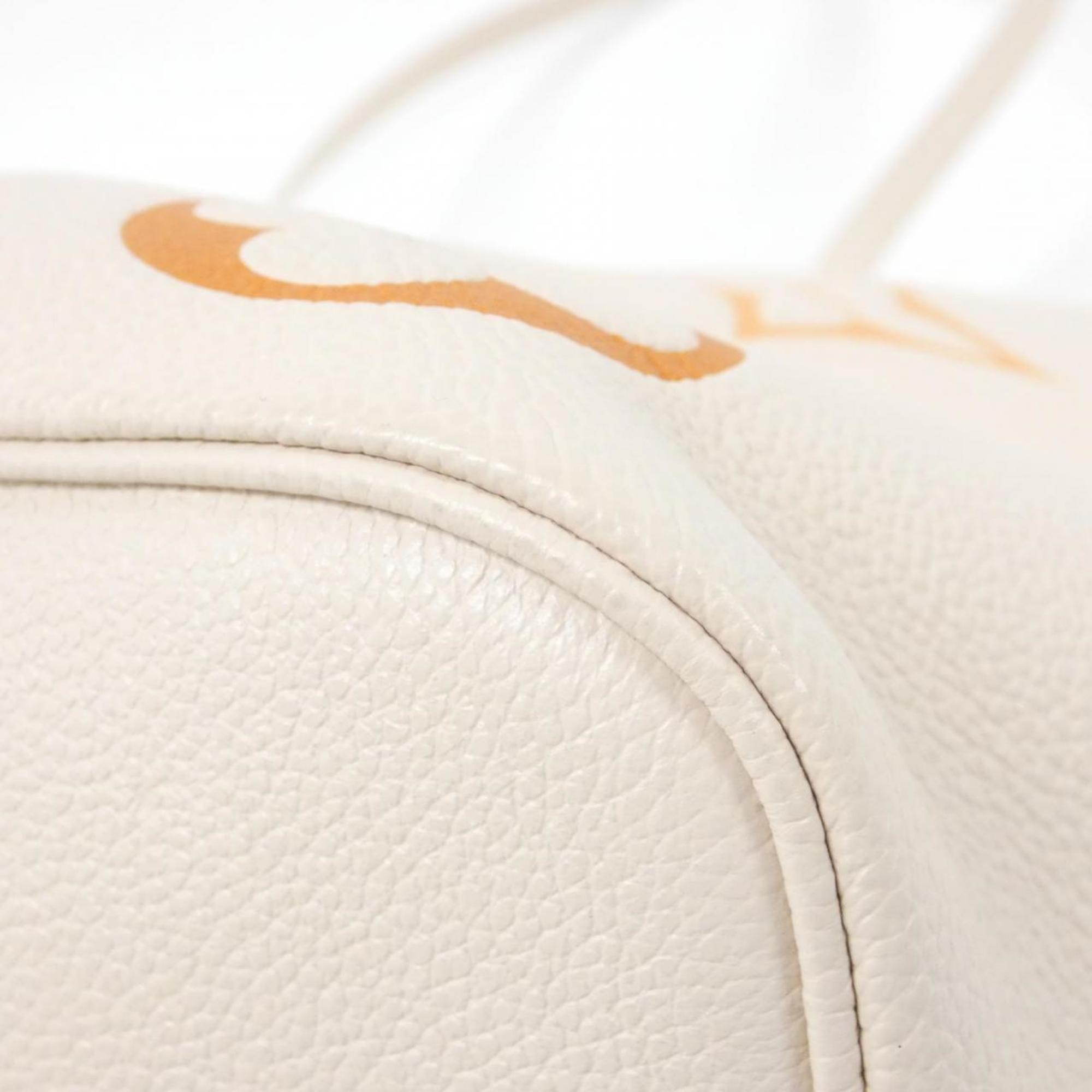 Louis Vuitton Beige Leather Handbag (Pre-Owned)