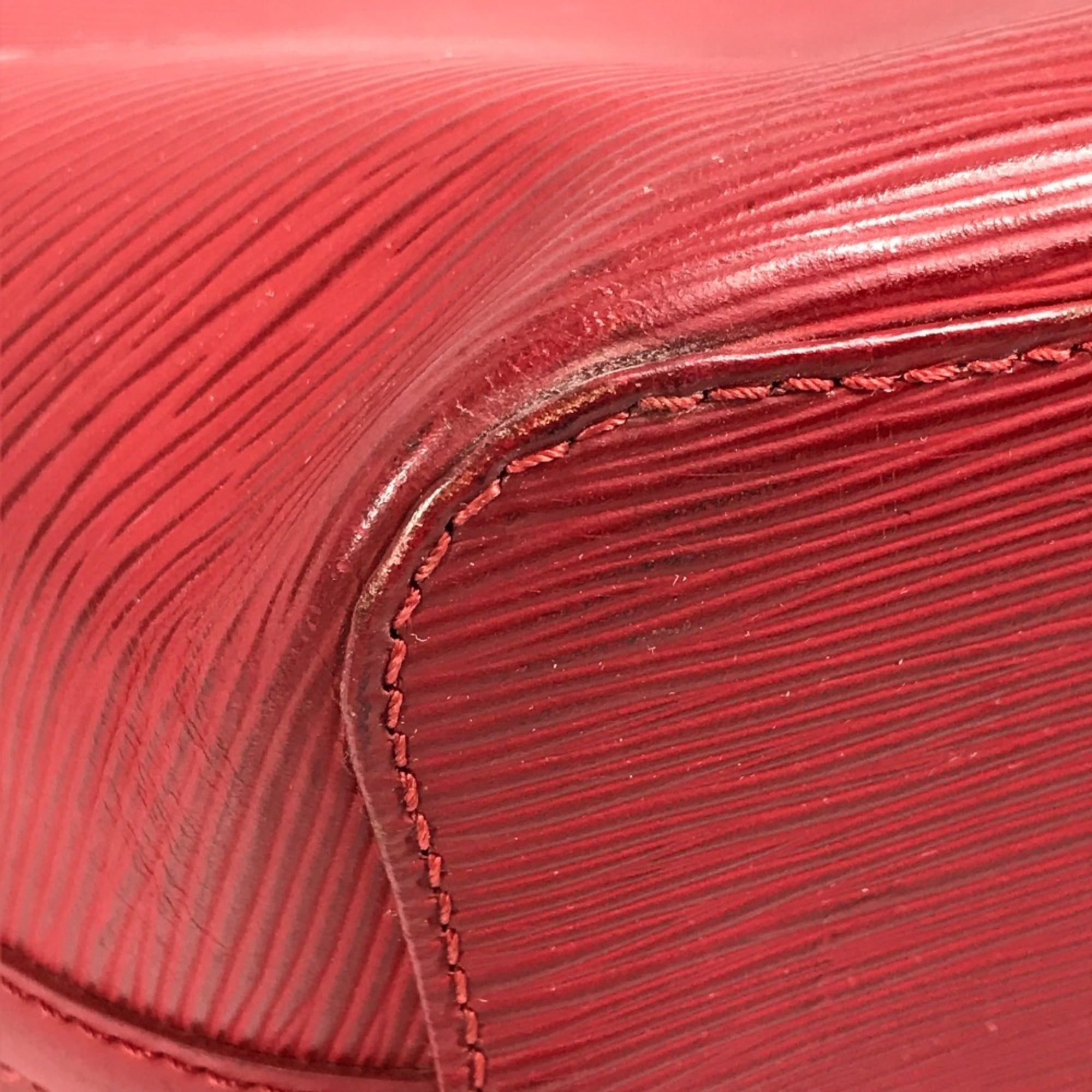 Louis Vuitton Red Color Epi Leather Shoulder Bag (Pre-Owned)