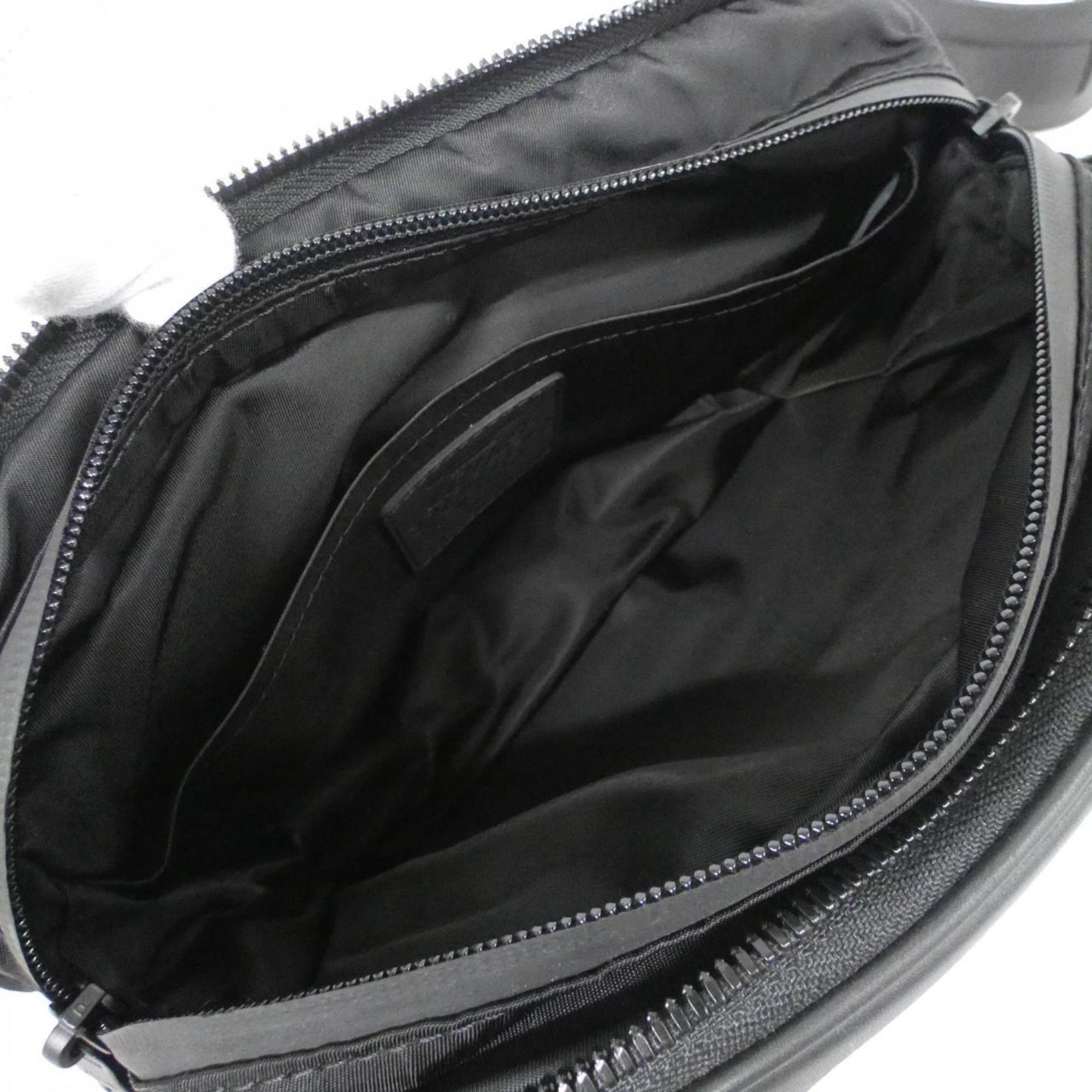Louis Vuitton Black Nylon Leather Shoulder Bag (Pre-Owned)