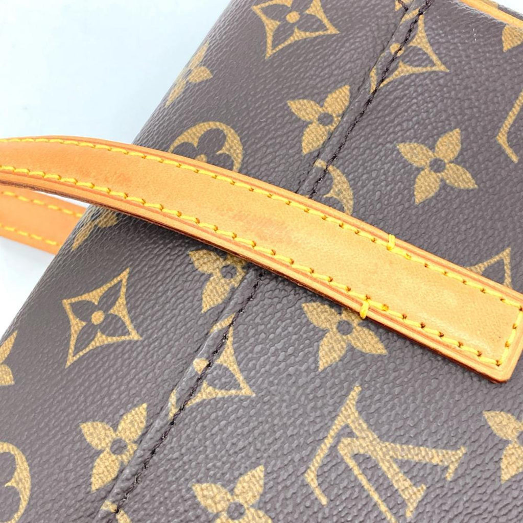 Louis Vuitton Monogram Monogram Handbag (Pre-Owned)