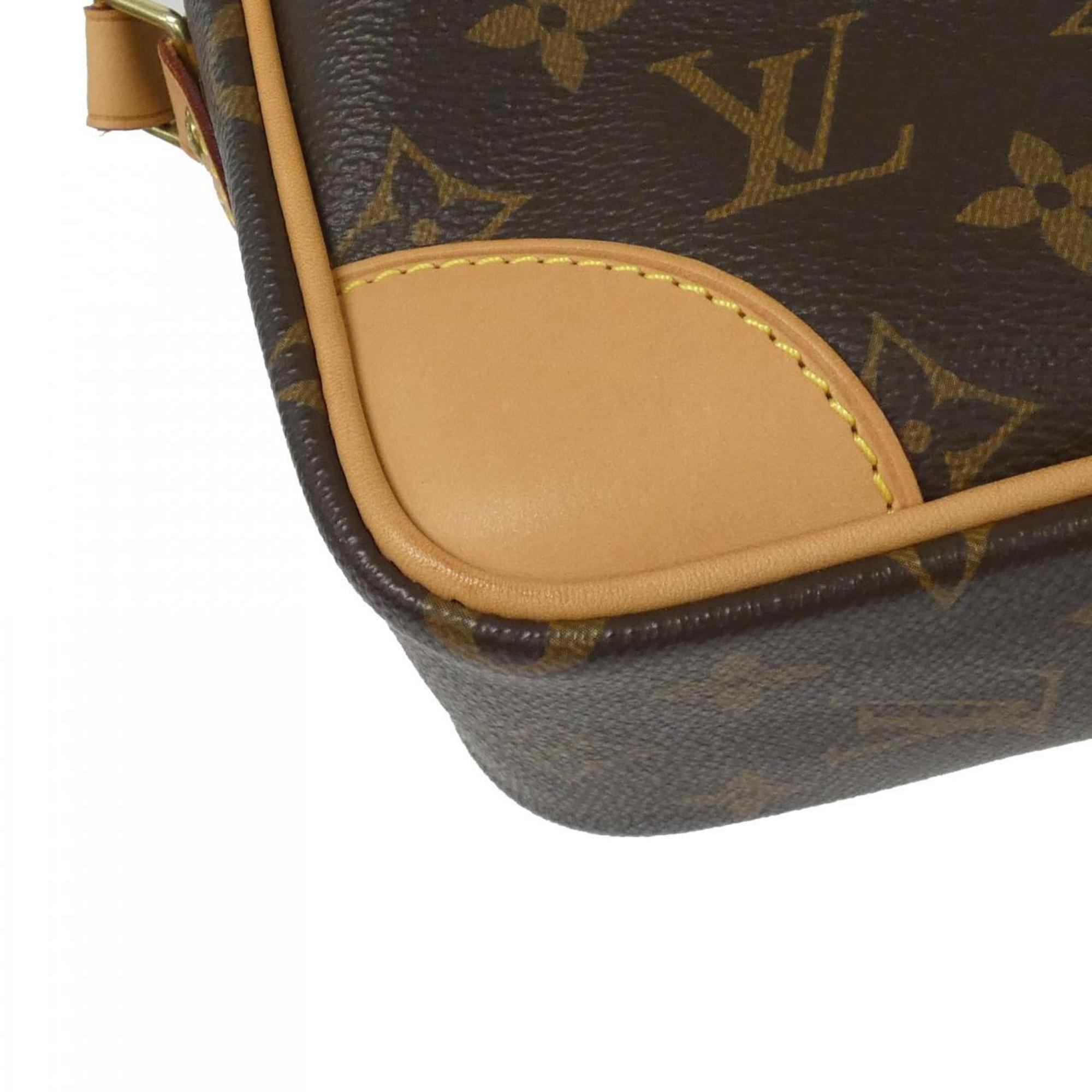 Louis Vuitton Marron Coated Canvas Shoulder Bag (Pre-Owned)