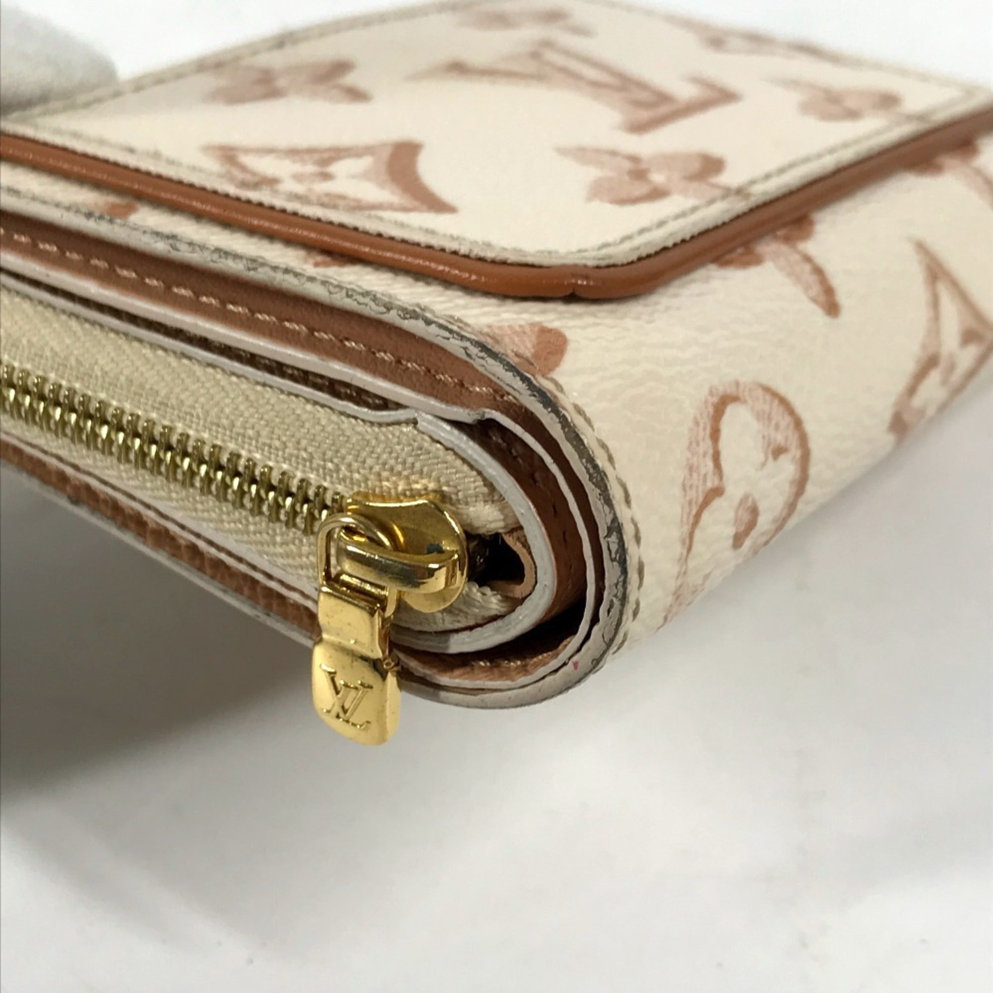 Louis Vuitton Monogram White Monogram Wallet (Bi-Fold) (Pre-Owned)