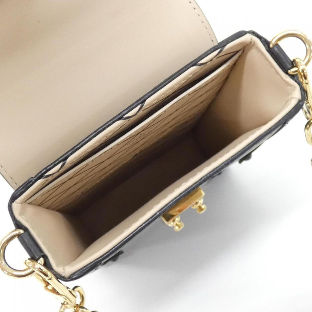 Louis Vuitton Gold Leather Pochette Shoulder Bag (Pre-Owned)