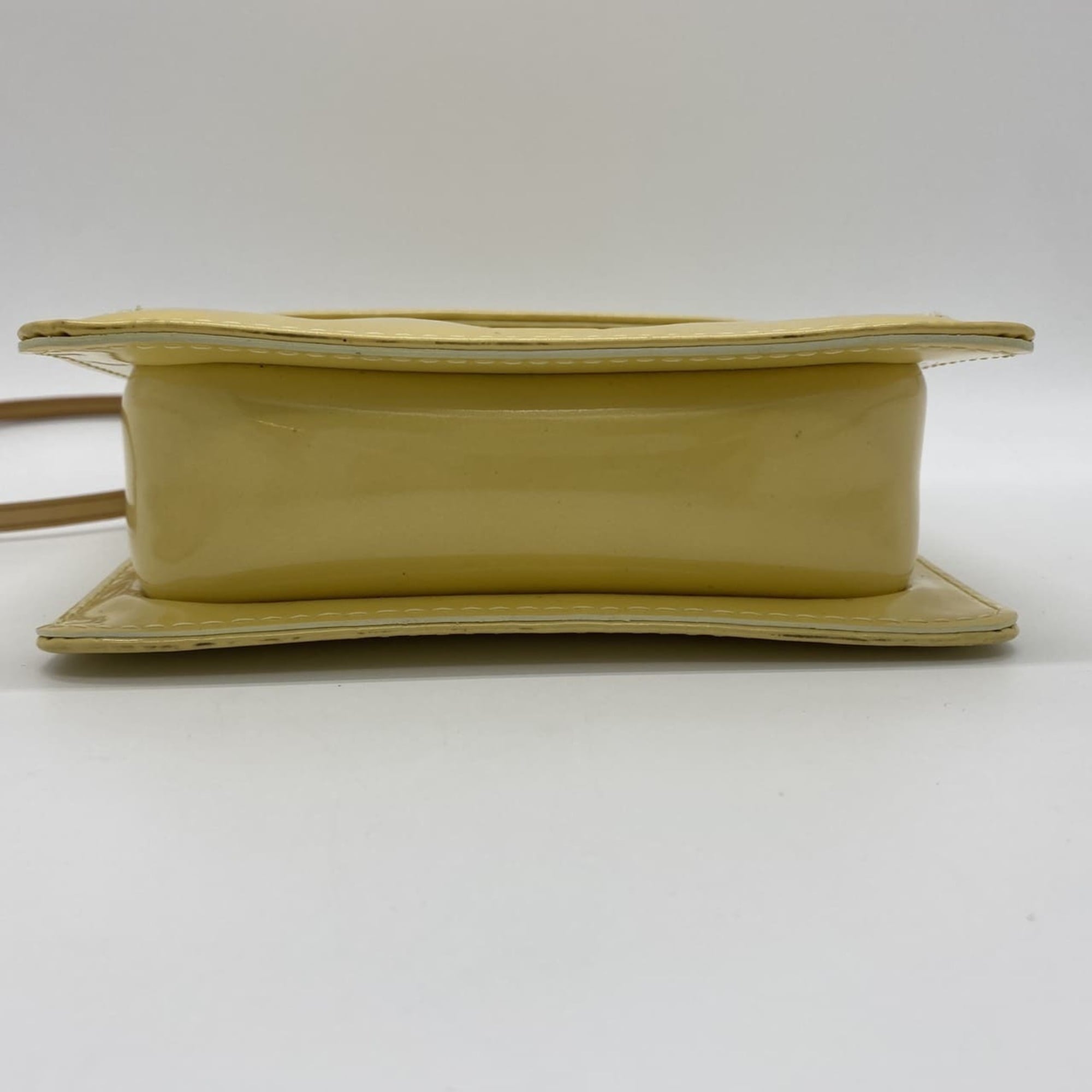 Louis Vuitton Yellow Monogram Vernis Pochette Shoulder Bag (Pre-Owned)