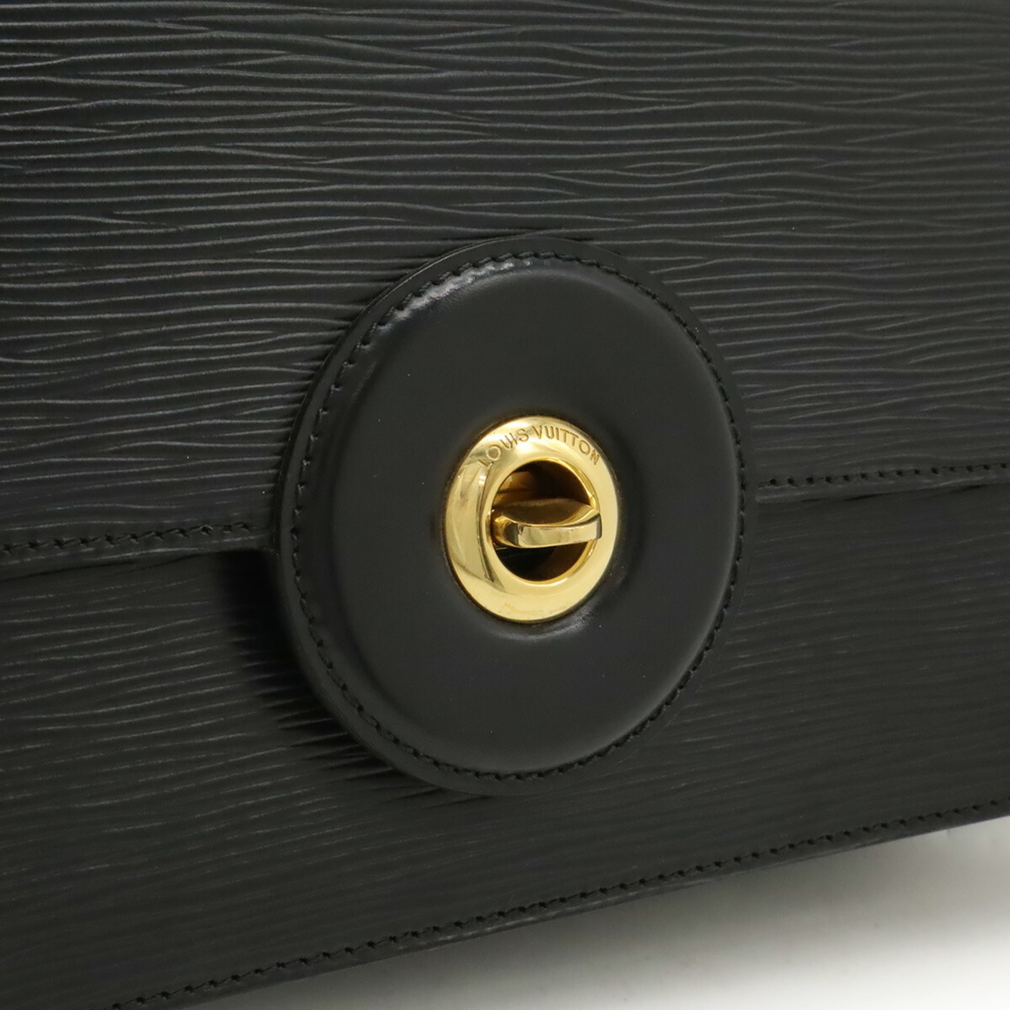 Louis Vuitton Epi Black Noir Epi Leather Pochette Shoulder Bag (Pre-Owned)