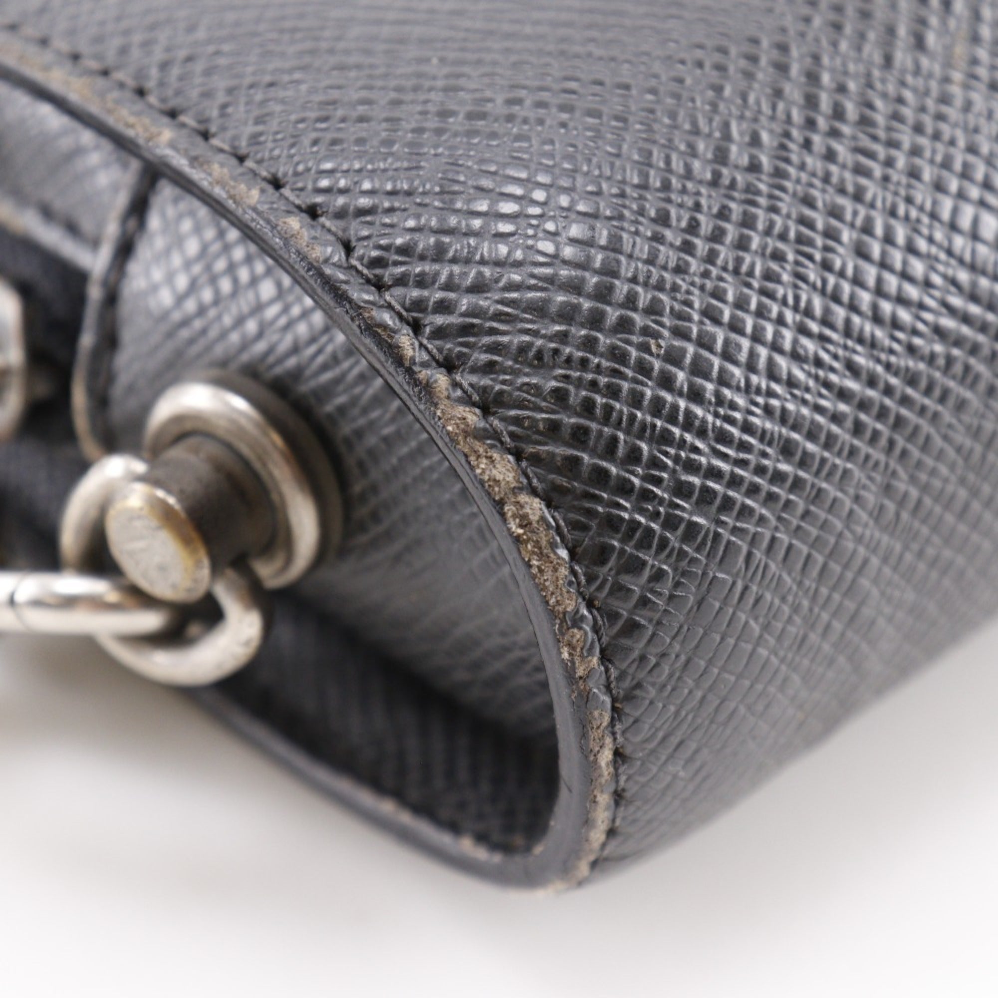 Louis Vuitton Taiga Ardoise Black Taiga Leather Handbag (Pre-Owned)