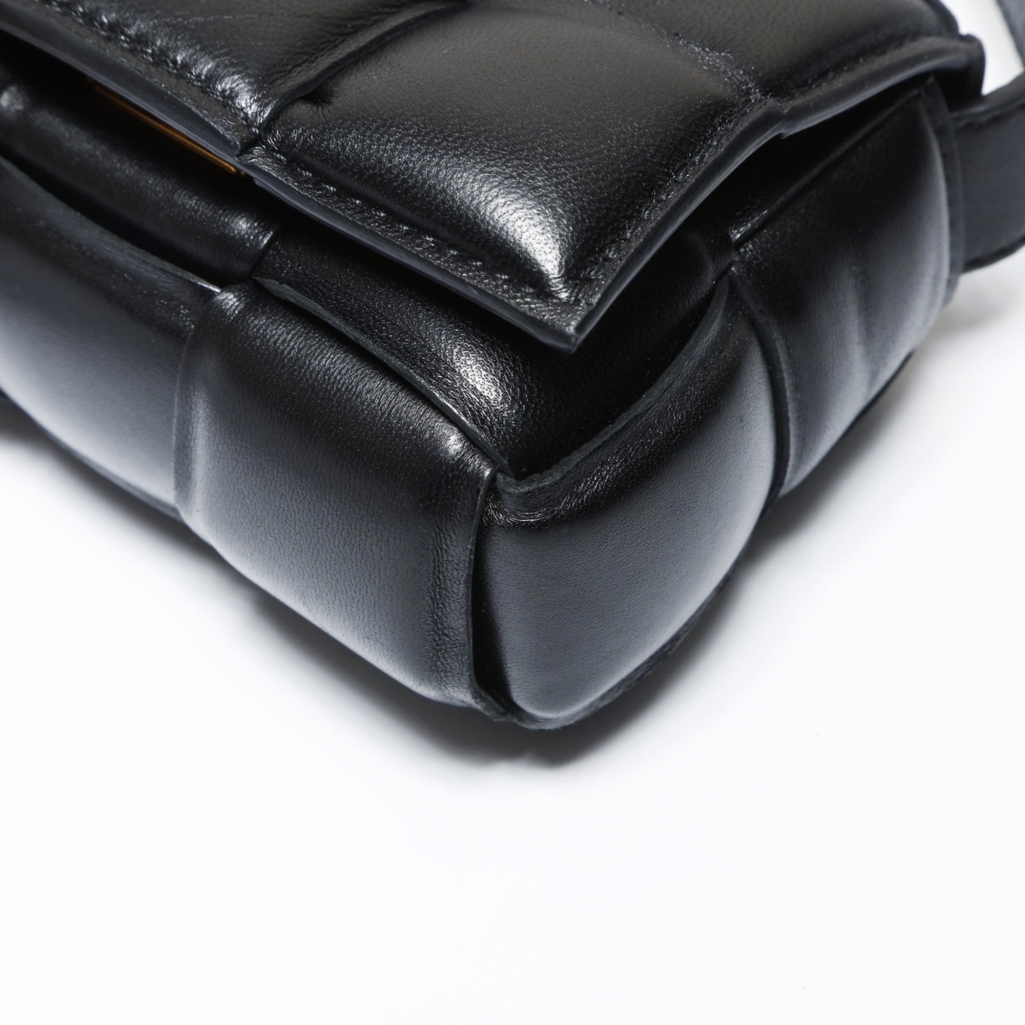 Cassette Crossbody Bag Padded Maxi Intrecciato Leather