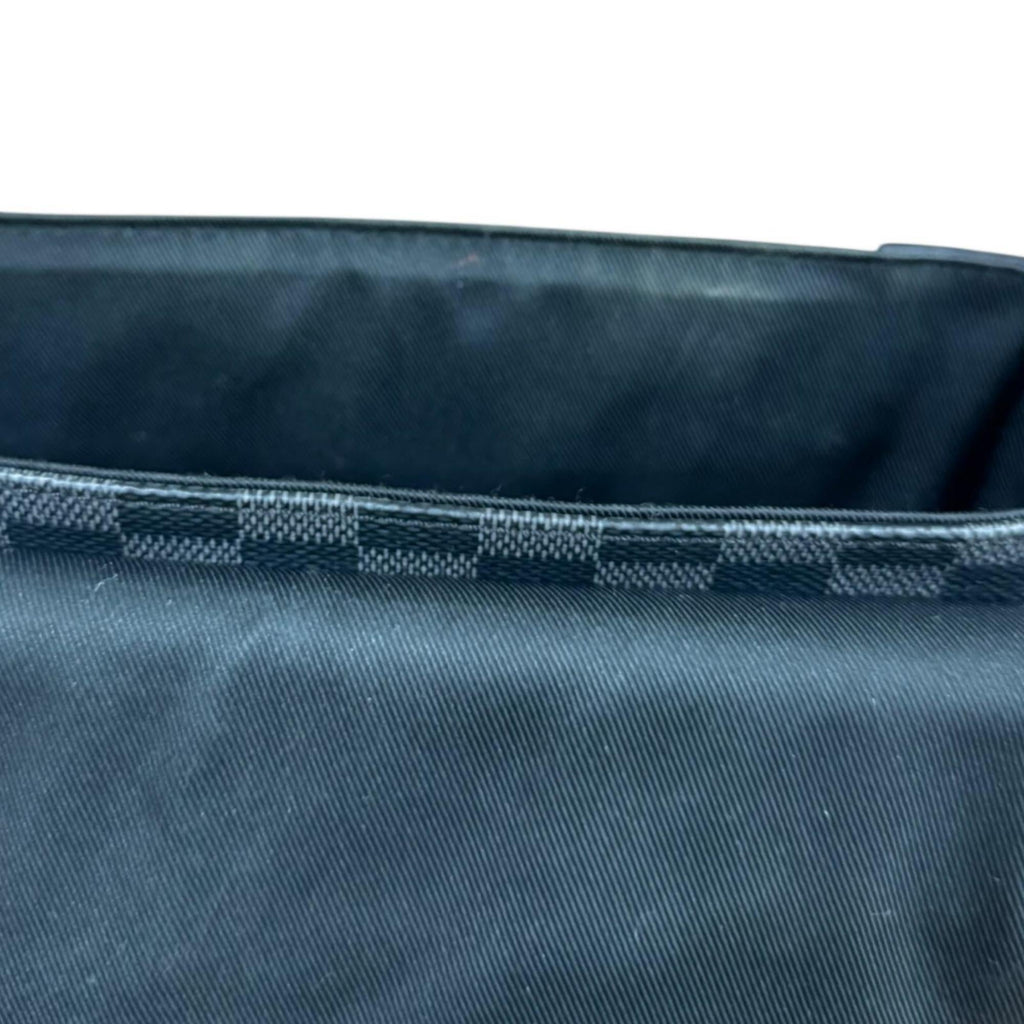 Louis Vuitton Black Gray Or Damier Graphite Shoulder Bag (Pre-Owned)