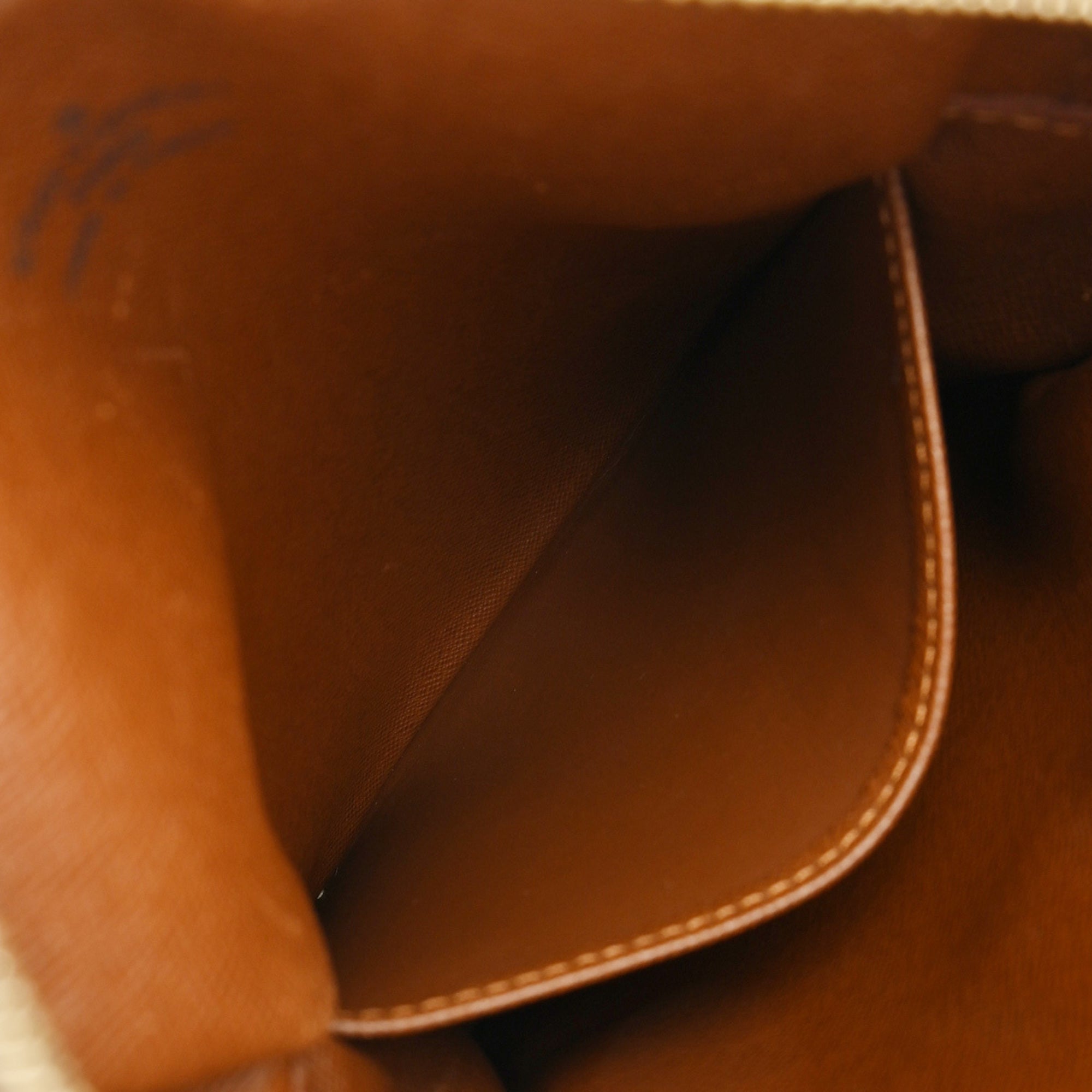 Louis Vuitton Brown Monogram Monogram Shoulder Bag (Pre-Owned)