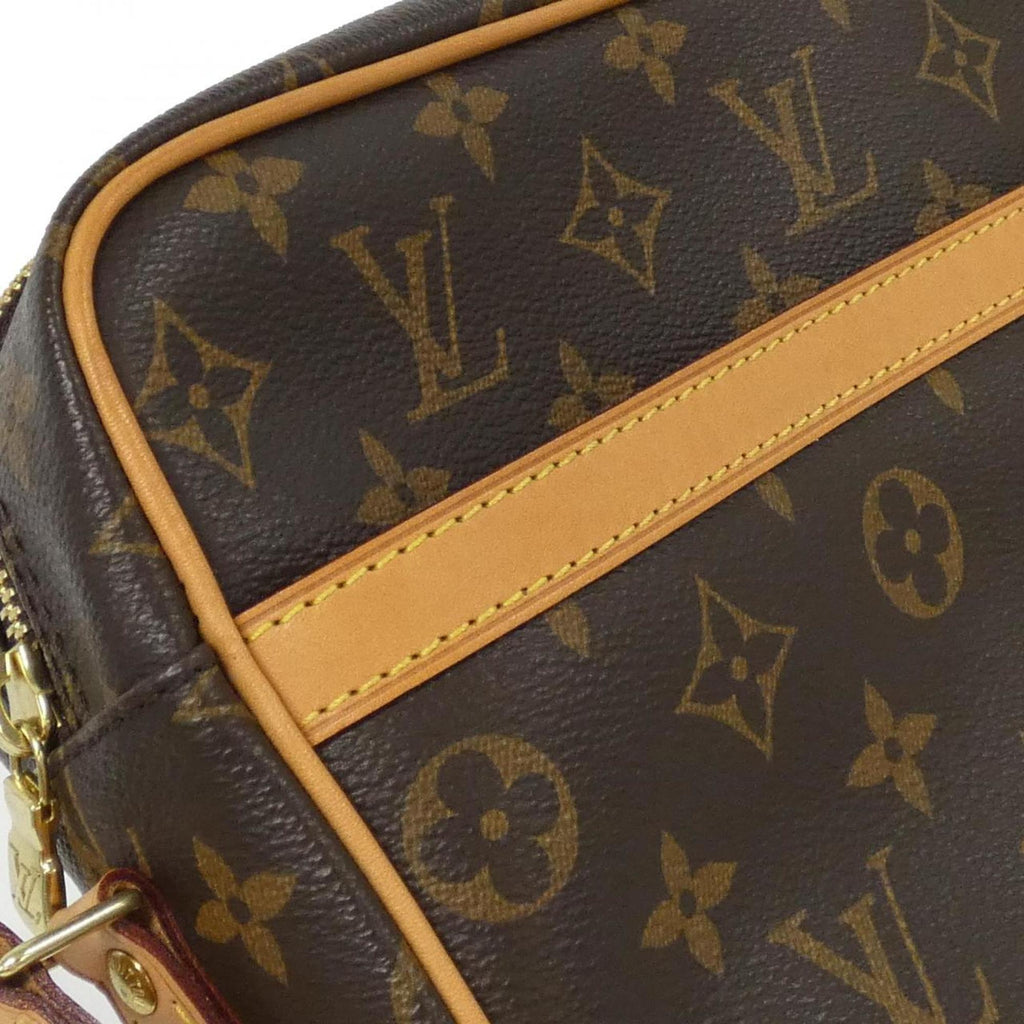 Louis Vuitton Marron Coated Canvas Shoulder Bag (Pre-Owned)