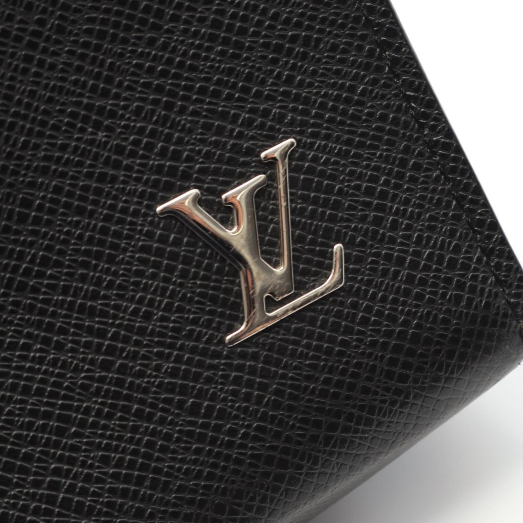 Louis Vuitton Taiga Black Taiga Leather Clutch Bag Pochette (Pre-Owned)