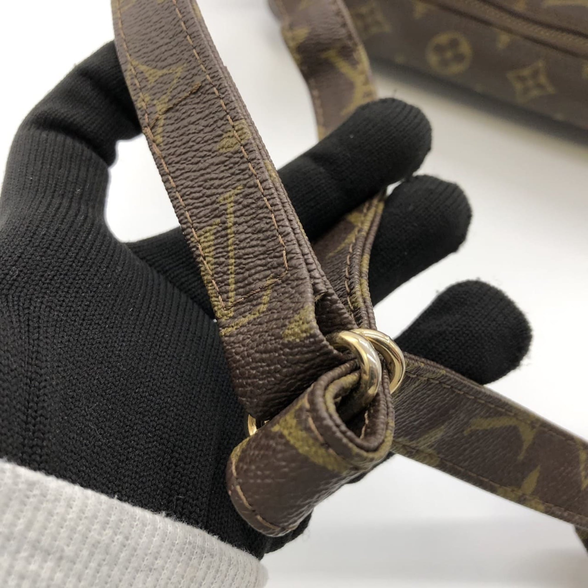 Louis Vuitton Brown Monogram Canvas Shoulder Bag (Pre-Owned)