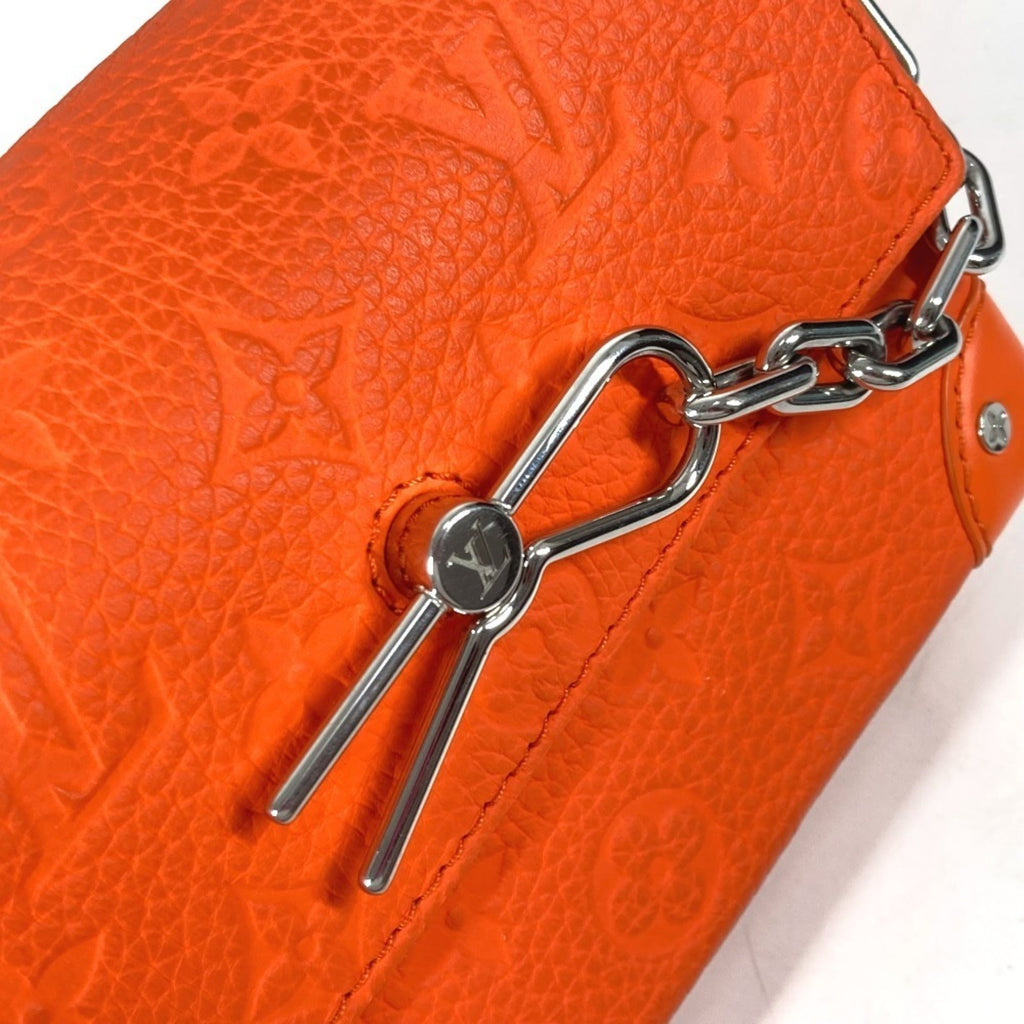 Louis Vuitton Orange Leather Pochette Shoulder Bag (Pre-Owned)