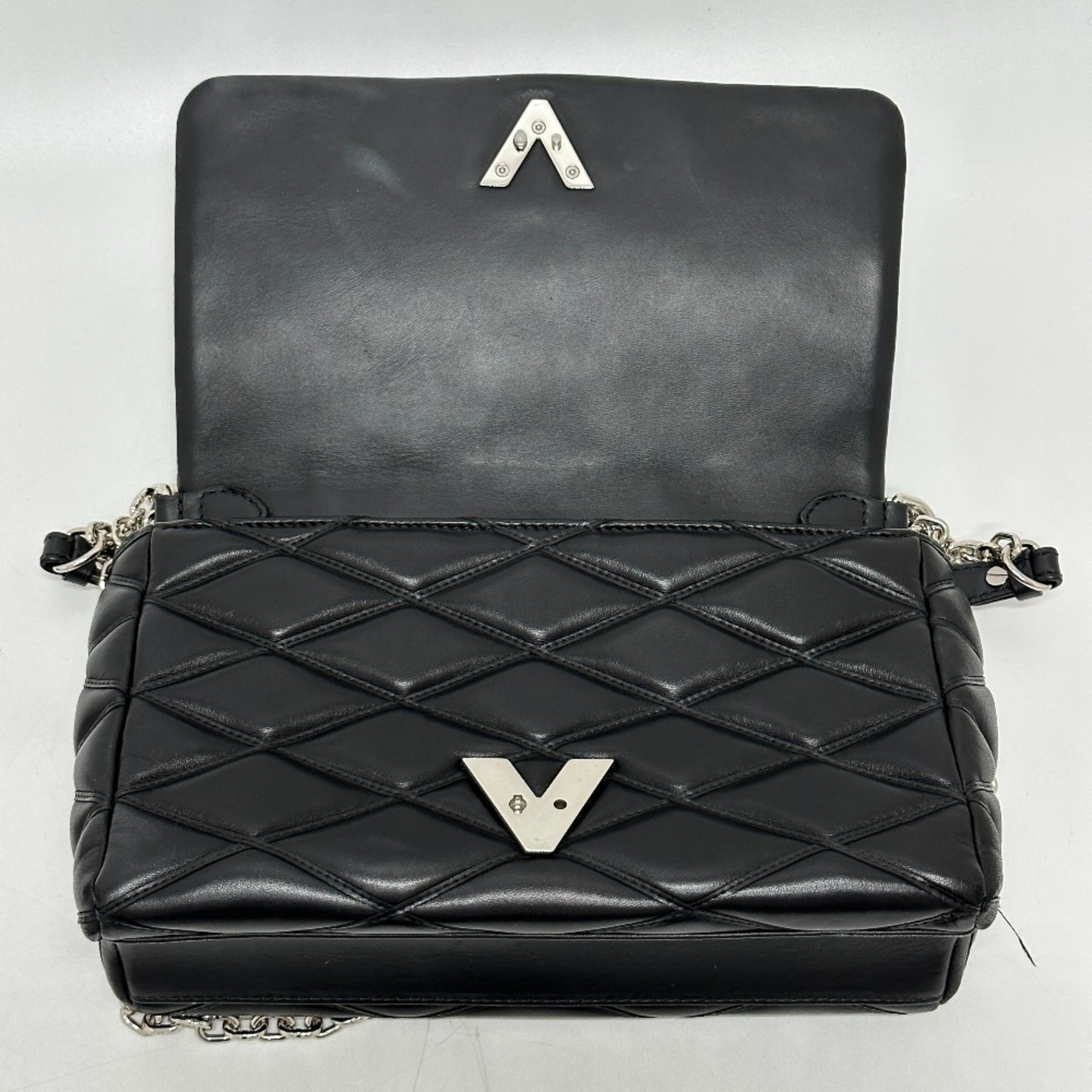 Louis Vuitton Black Noir Leather Handbag Shoulder Bag (Pre-Owned)