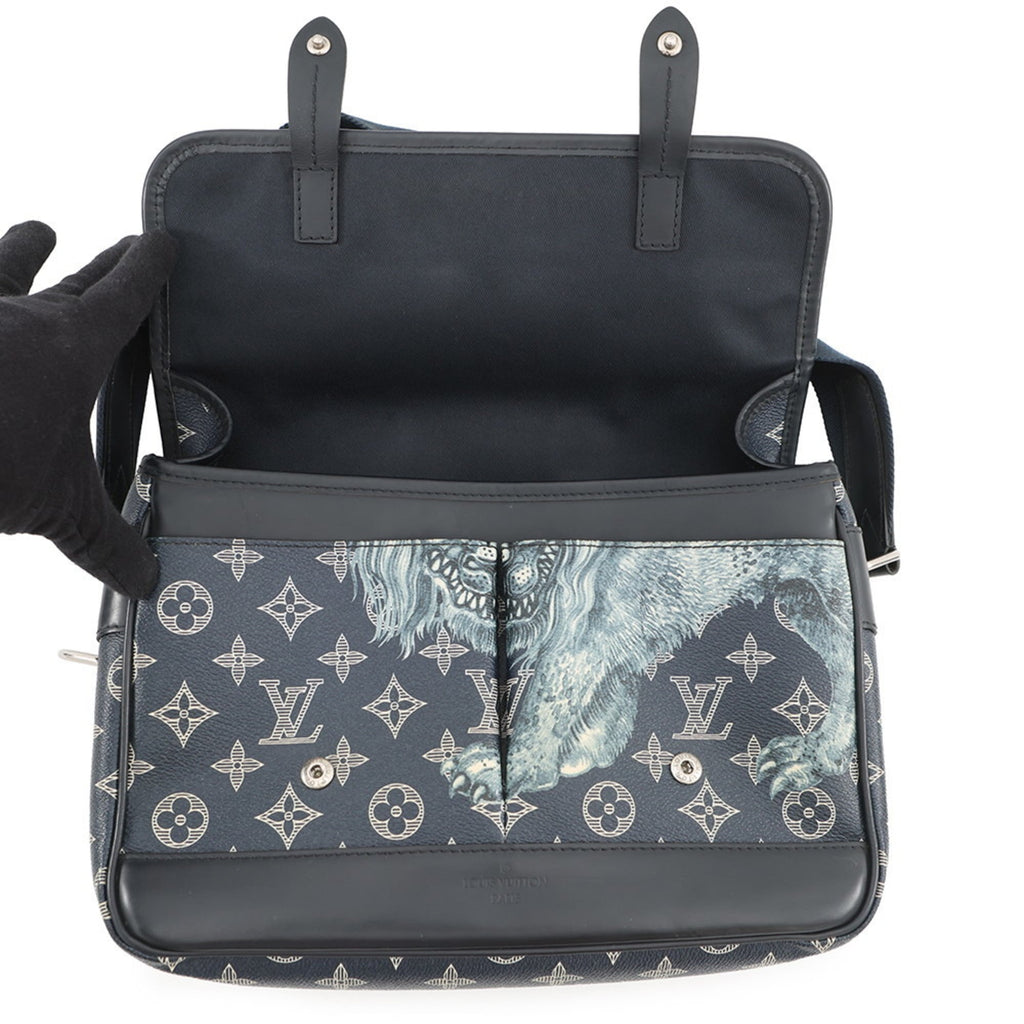 Louis Vuitton Monogram Savane Navy Handbag Shoulder Bag (Pre-Owned)