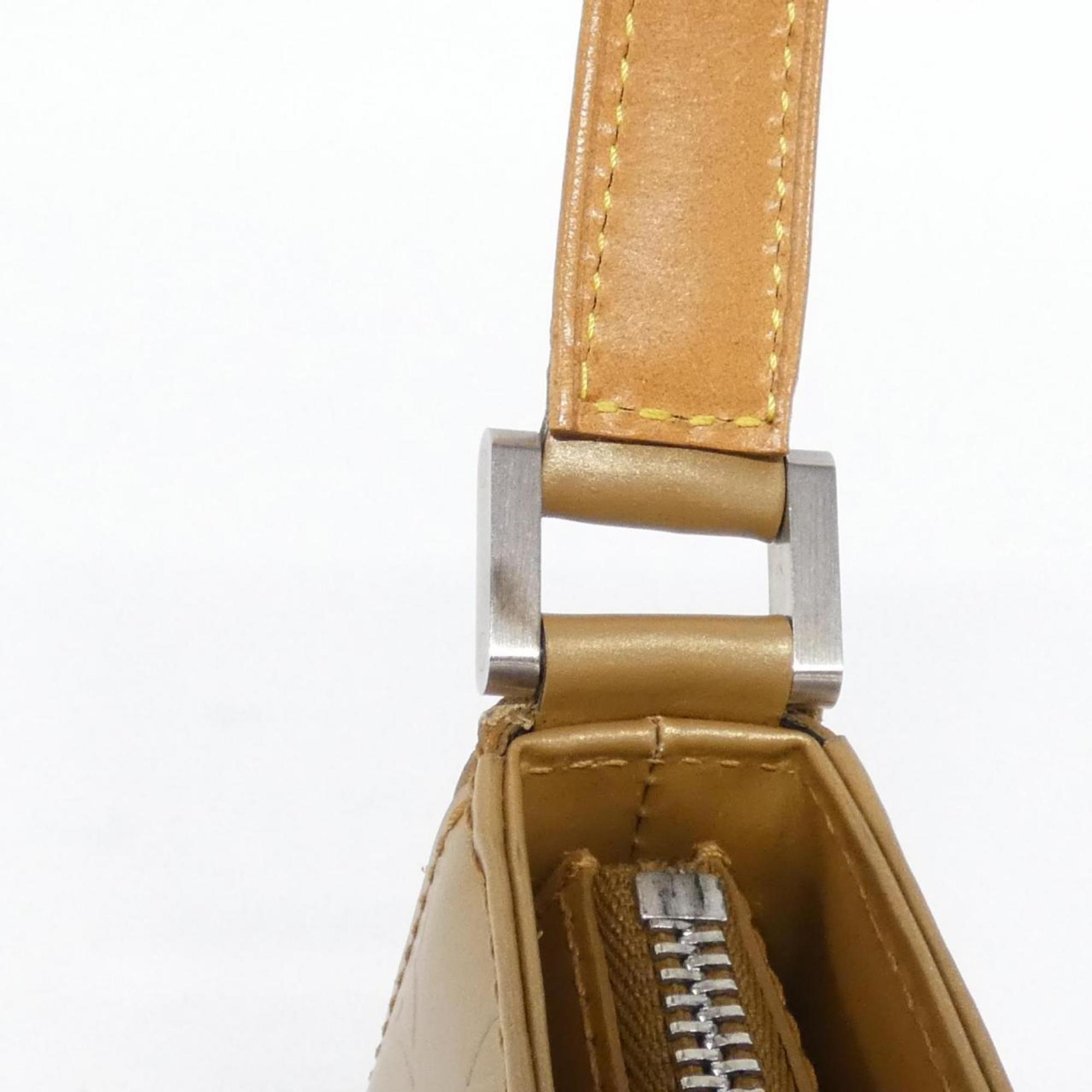 Louis Vuitton Gold Leather Shoulder Bag (Pre-Owned)
