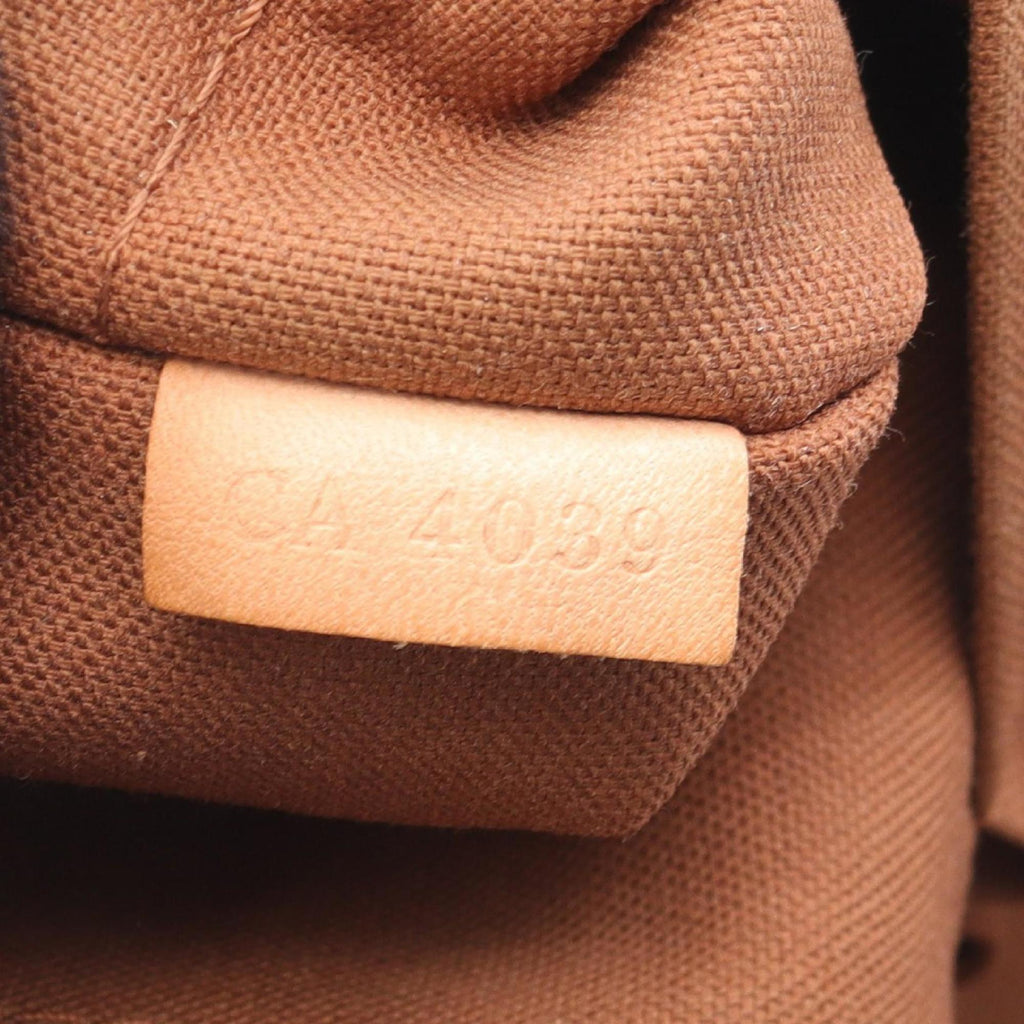 Louis Vuitton Brown Monogram Monogram Shoulder Bag (Pre-Owned)