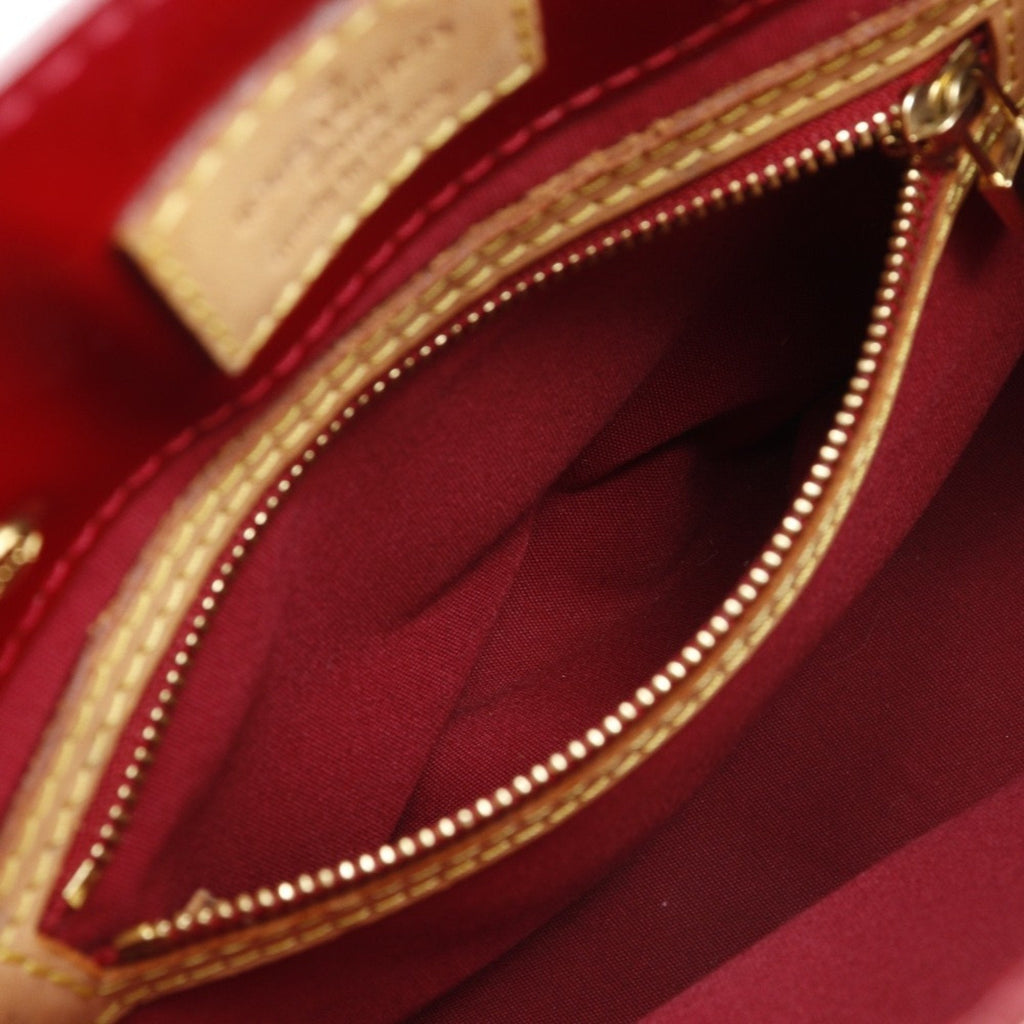 Louis Vuitton Pomme D'amour Red Color Monogram Vernis Handbag (Pre-Owned)