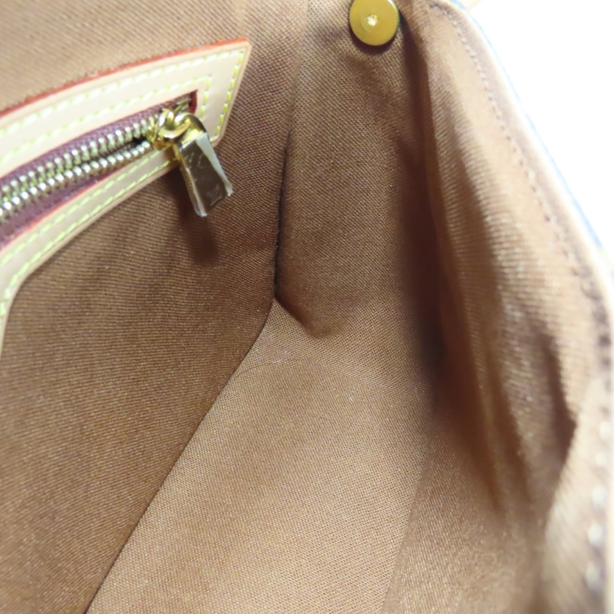 Louis Vuitton Brown Monogram Monogram Shoulder Bag (Pre-Owned)
