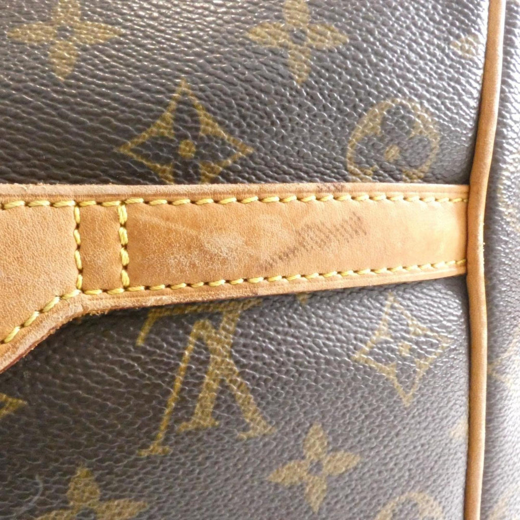 Louis Vuitton Marron Coated Canvas Shoulder Bag (Pre-Owned)