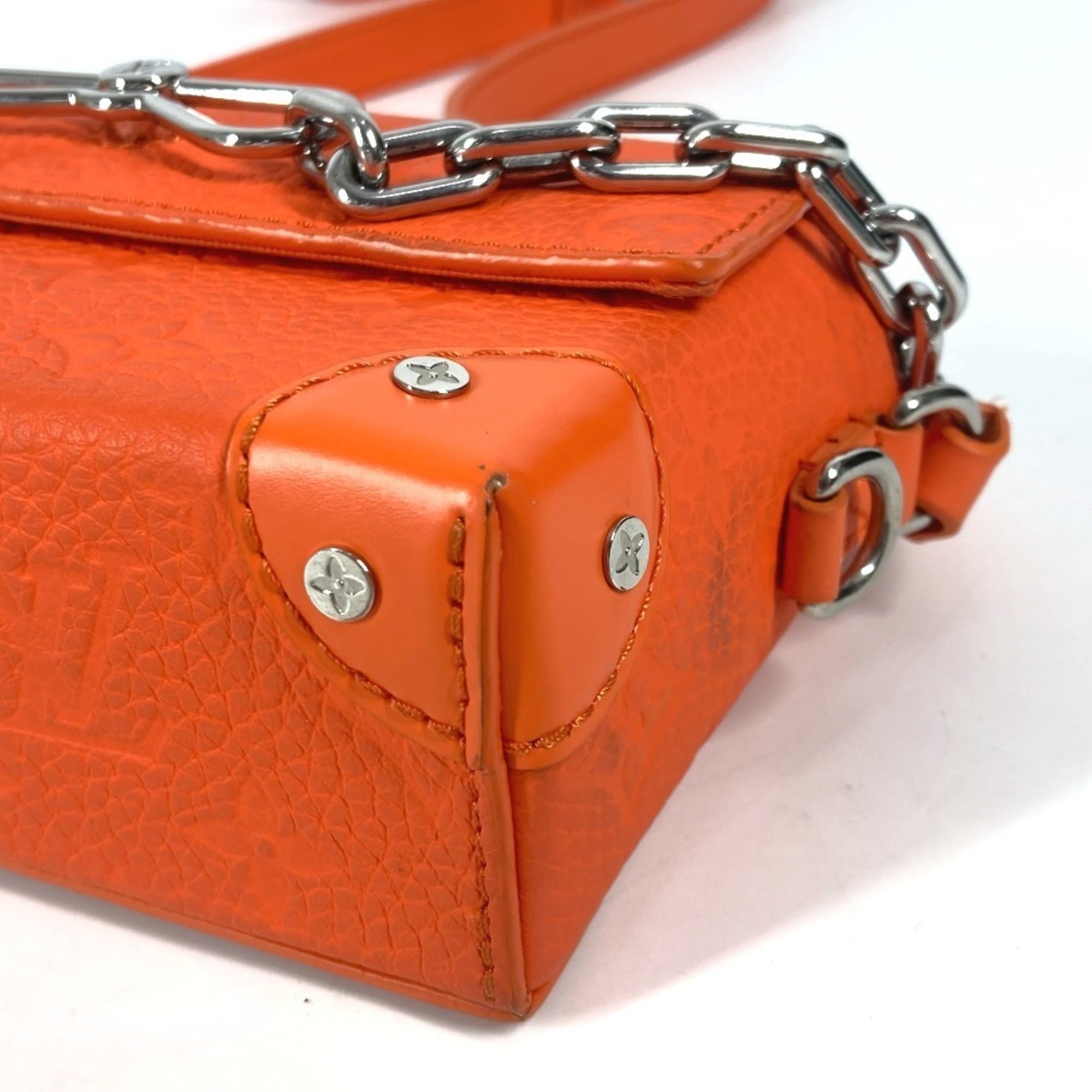 Louis Vuitton Orange Leather Pochette Shoulder Bag (Pre-Owned)