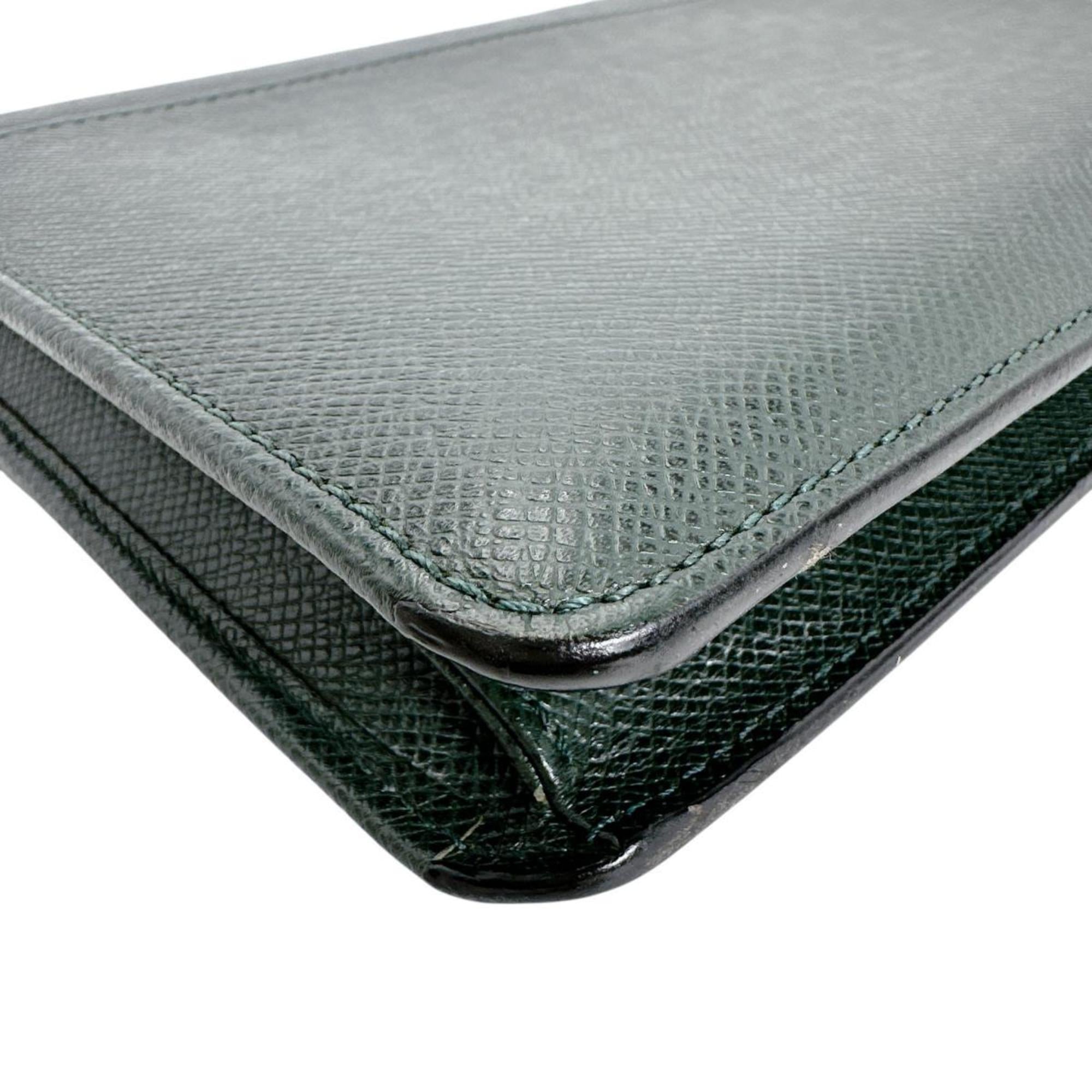 Louis Vuitton Episea Green Taiga Leather Clutch Bag (Pre-Owned)