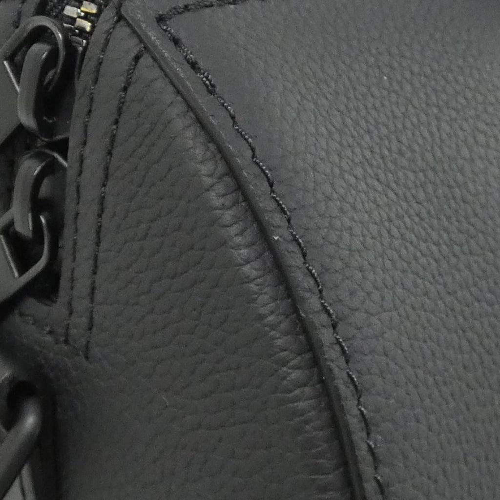 Louis Vuitton Black Leather Shoulder Bag (Pre-Owned)
