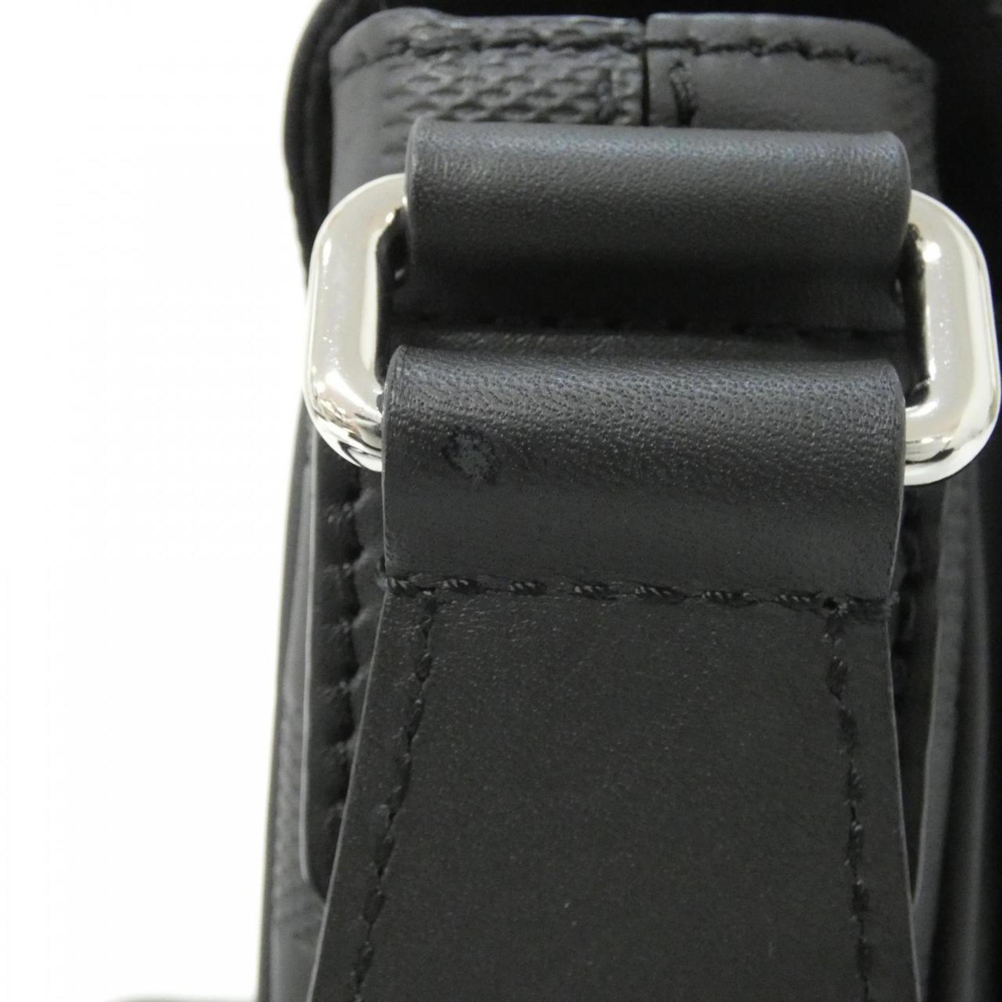 Louis Vuitton Black Leather Shoulder Bag (Pre-Owned)