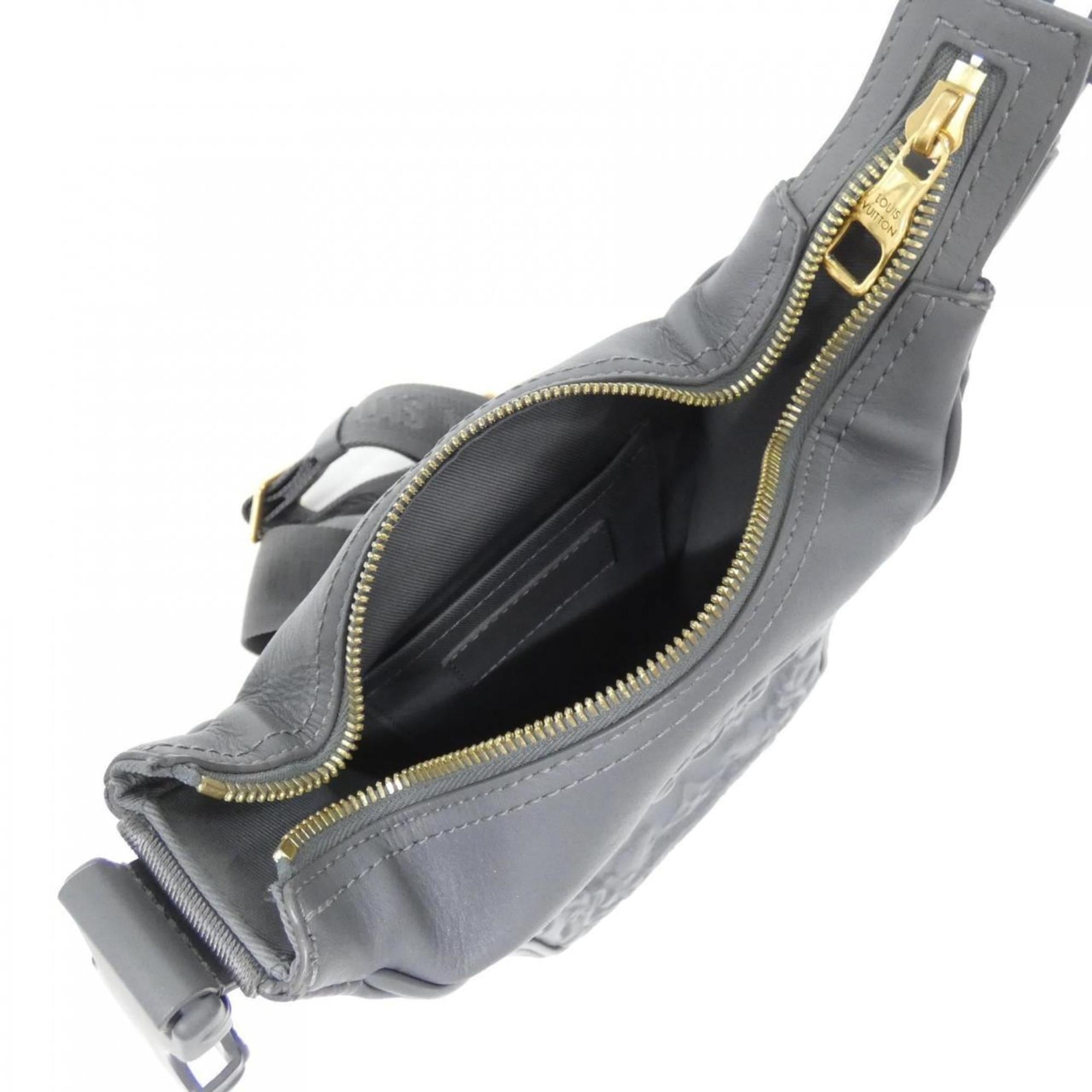 Louis Vuitton Matte Gold Leather Shoulder Bag (Pre-Owned)