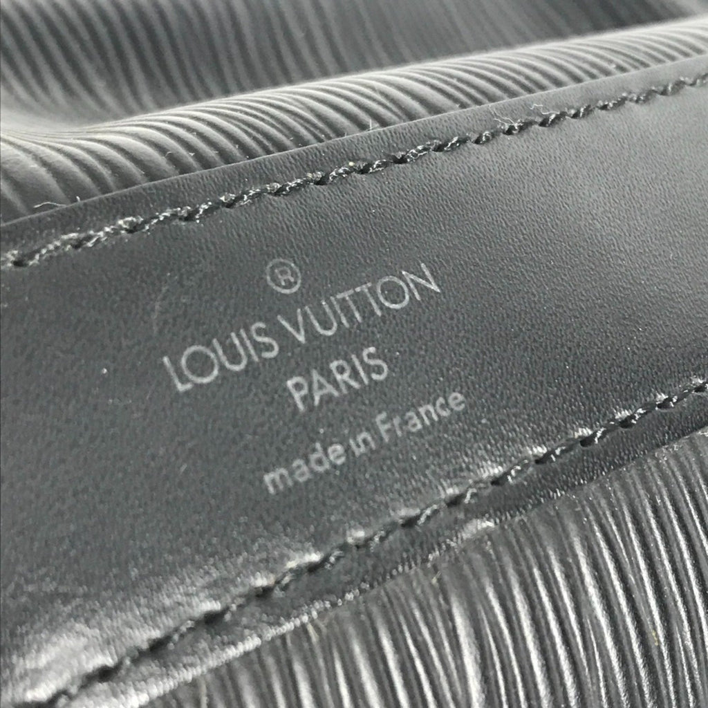 Louis Vuitton Black Noir Epi Leather Shoulder Bag (Pre-Owned)