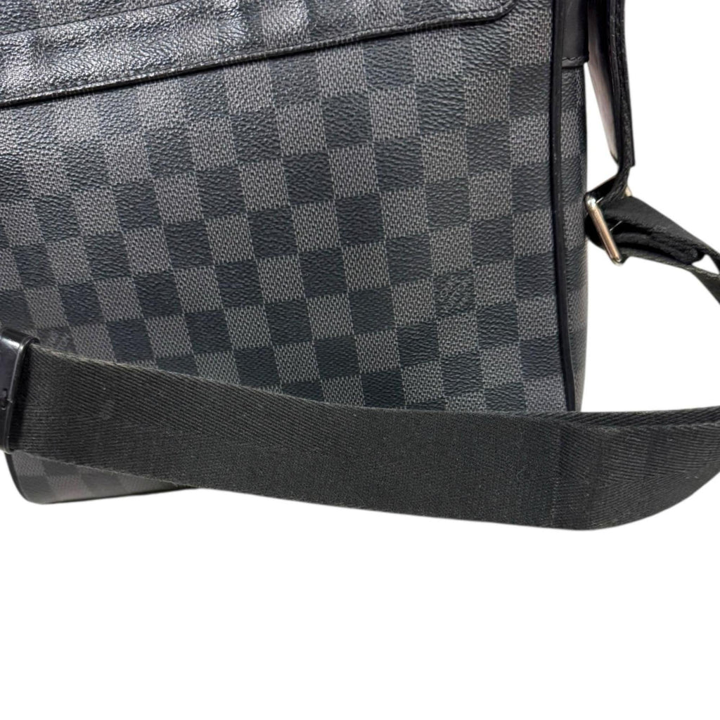Louis Vuitton Black Gray Or Damier Graphite Shoulder Bag (Pre-Owned)