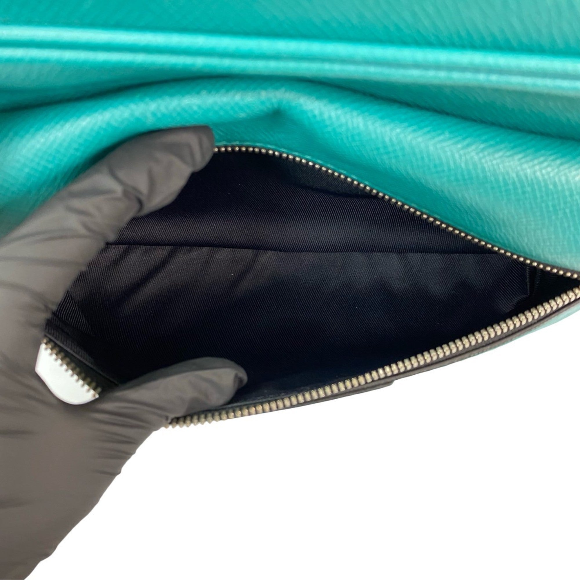 Louis Vuitton Green Leather Shoulder Bag (Pre-Owned)