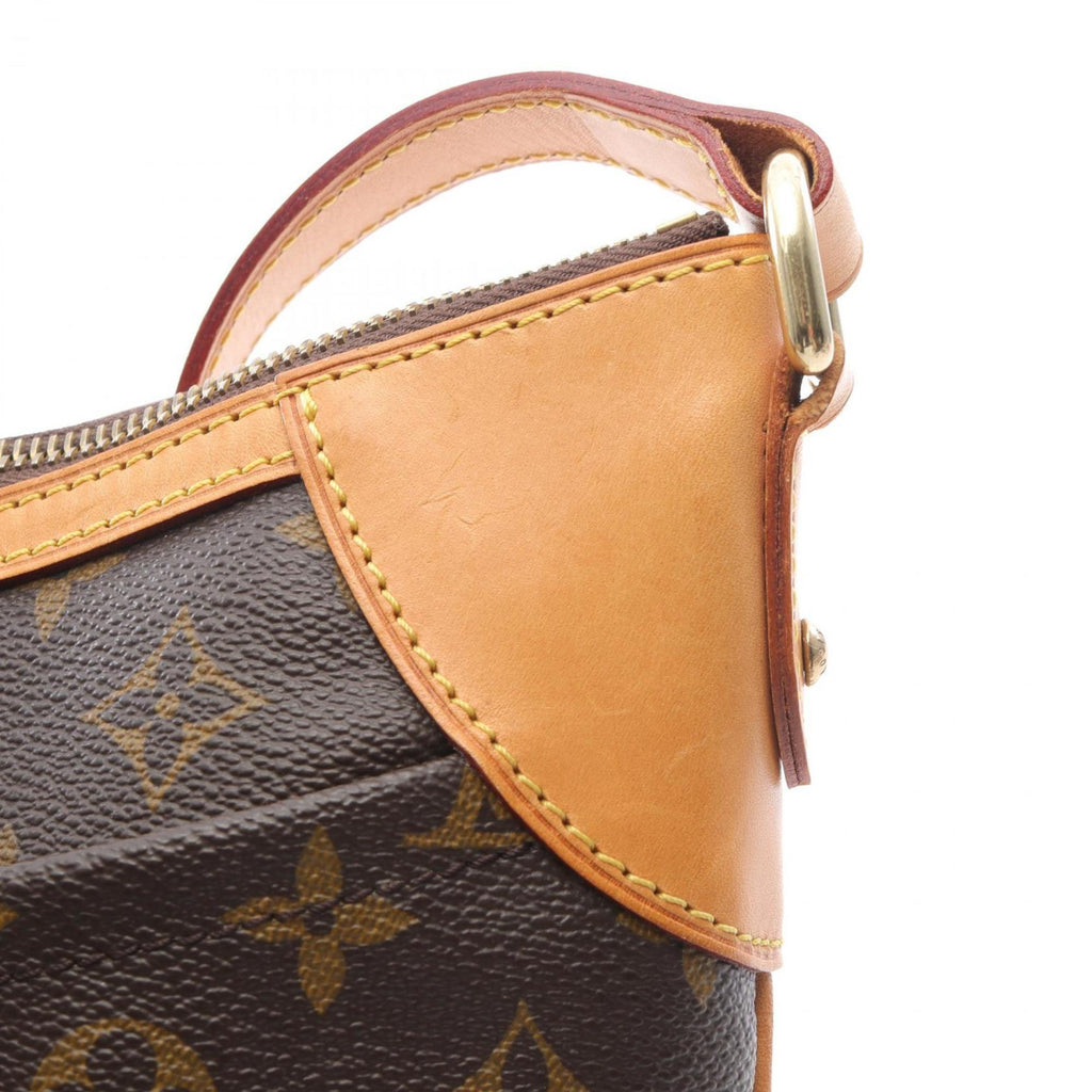 Louis Vuitton Brown Monogram Monogram Shoulder Bag (Pre-Owned)