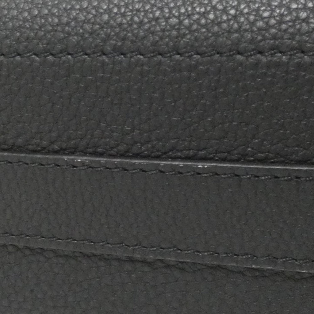 Louis Vuitton Black Leather Shoulder Bag (Pre-Owned)