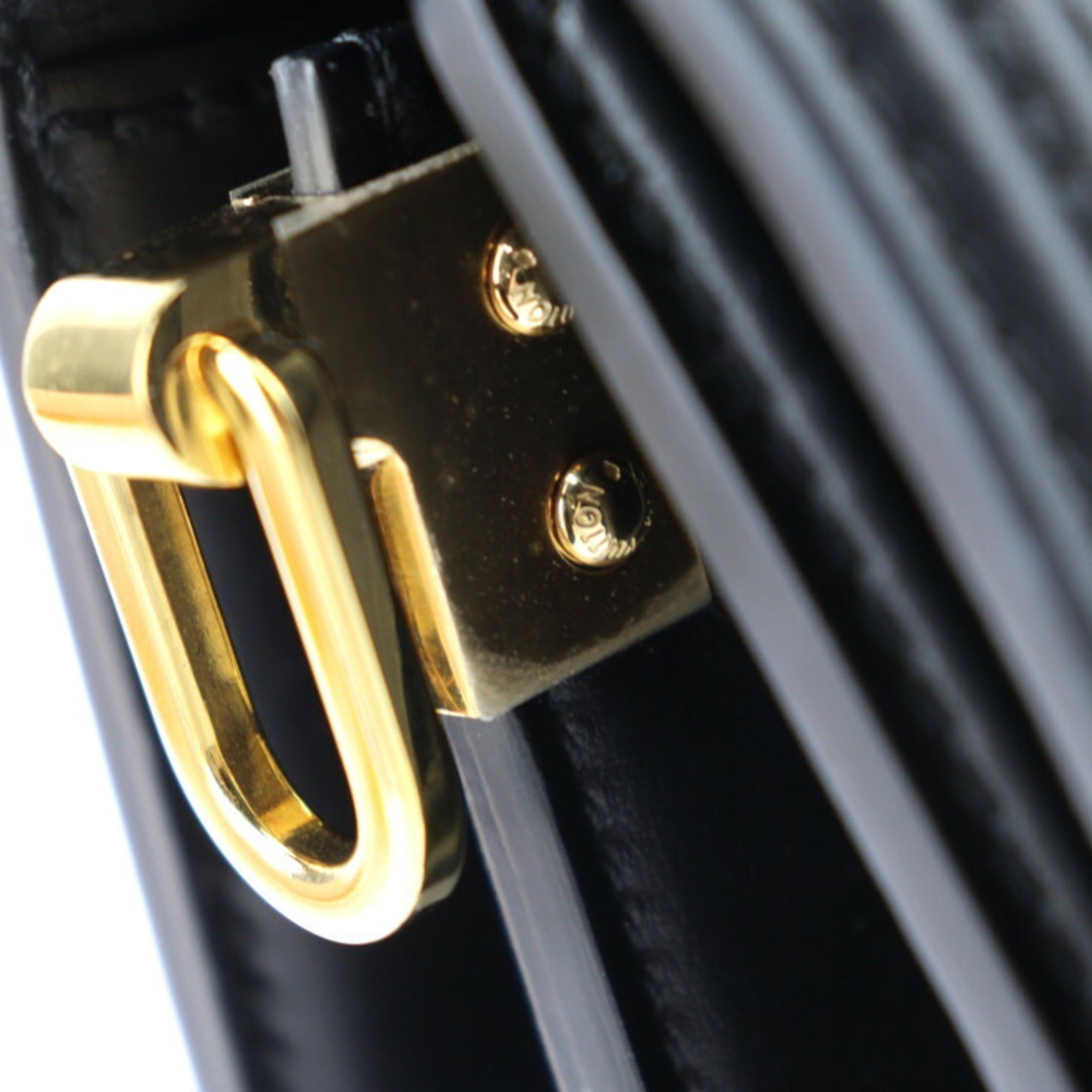 Louis Vuitton Black Leather Pochette Shoulder Bag (Pre-Owned)