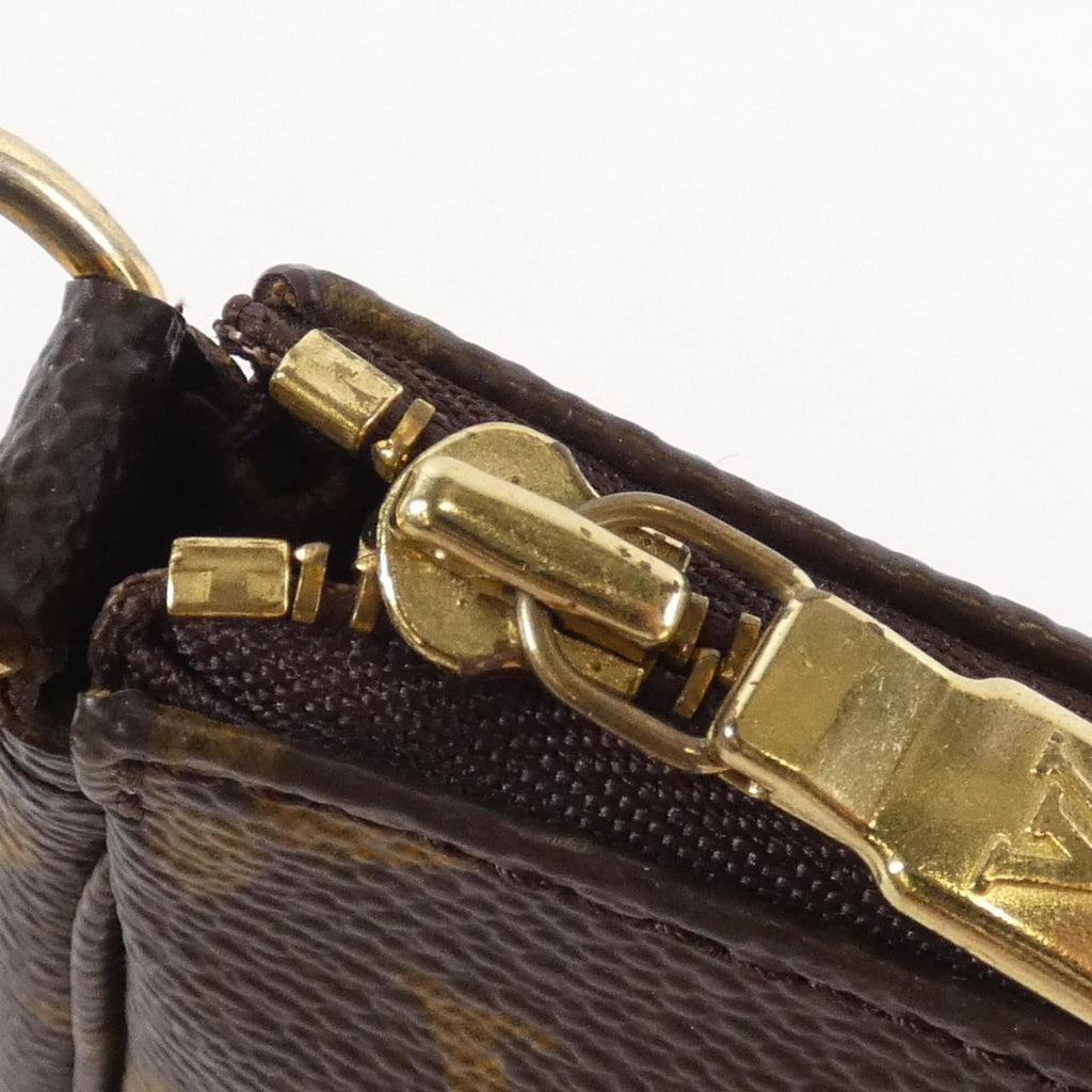 Louis Vuitton Brown Coated Canvas Pouch (Pre-Owned)