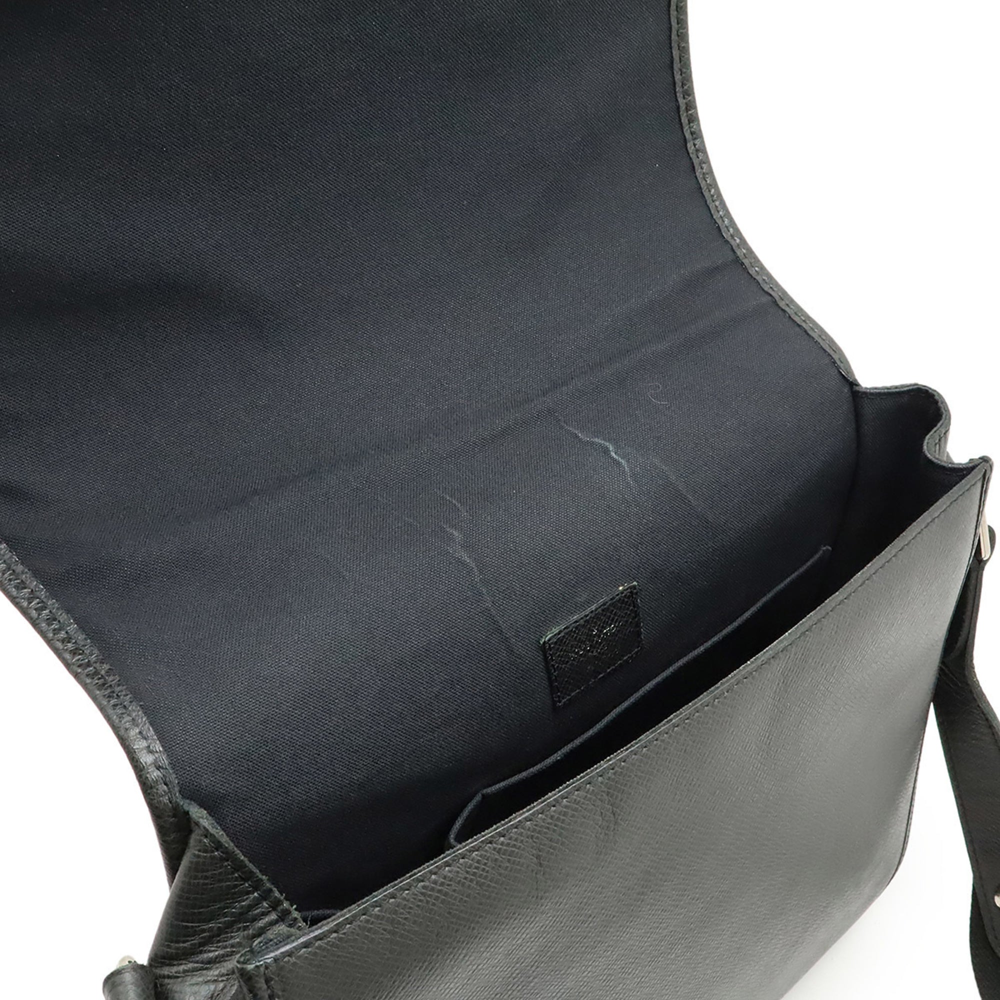 Louis Vuitton Ardoise Black Taiga Leather Shoulder Bag (Pre-Owned)
