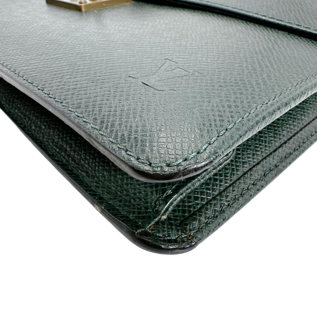 Louis Vuitton Episea Green Taiga Leather Clutch Bag (Pre-Owned)