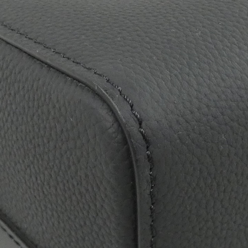 Louis Vuitton Black Leather Shoulder Bag (Pre-Owned)