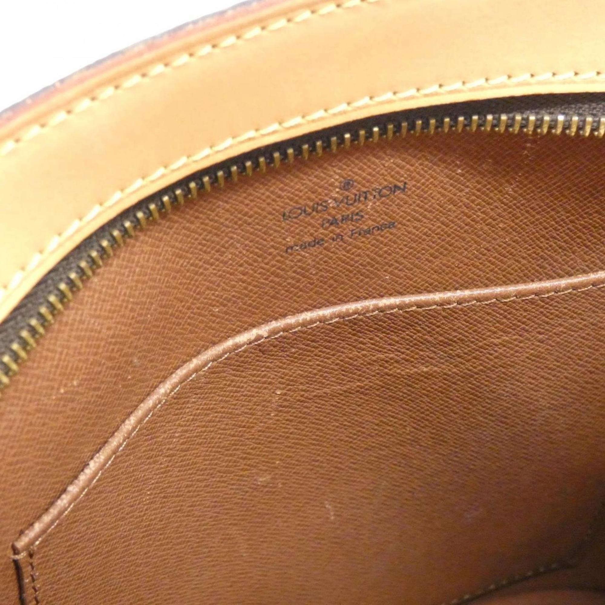 Louis Vuitton Marron Coated Canvas Shoulder Bag (Pre-Owned)