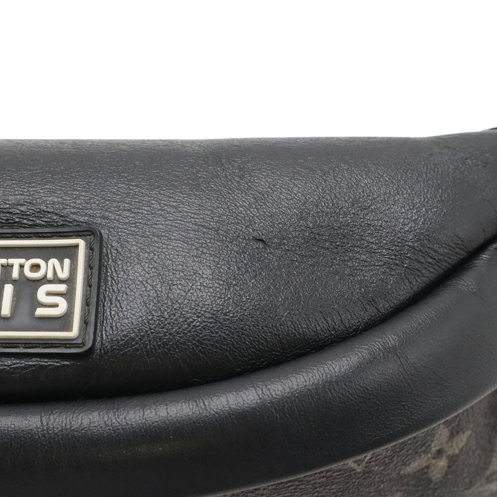 Louis Vuitton Black Gray Multi-Color Monogram Leather Pouch (Pre-Owned)