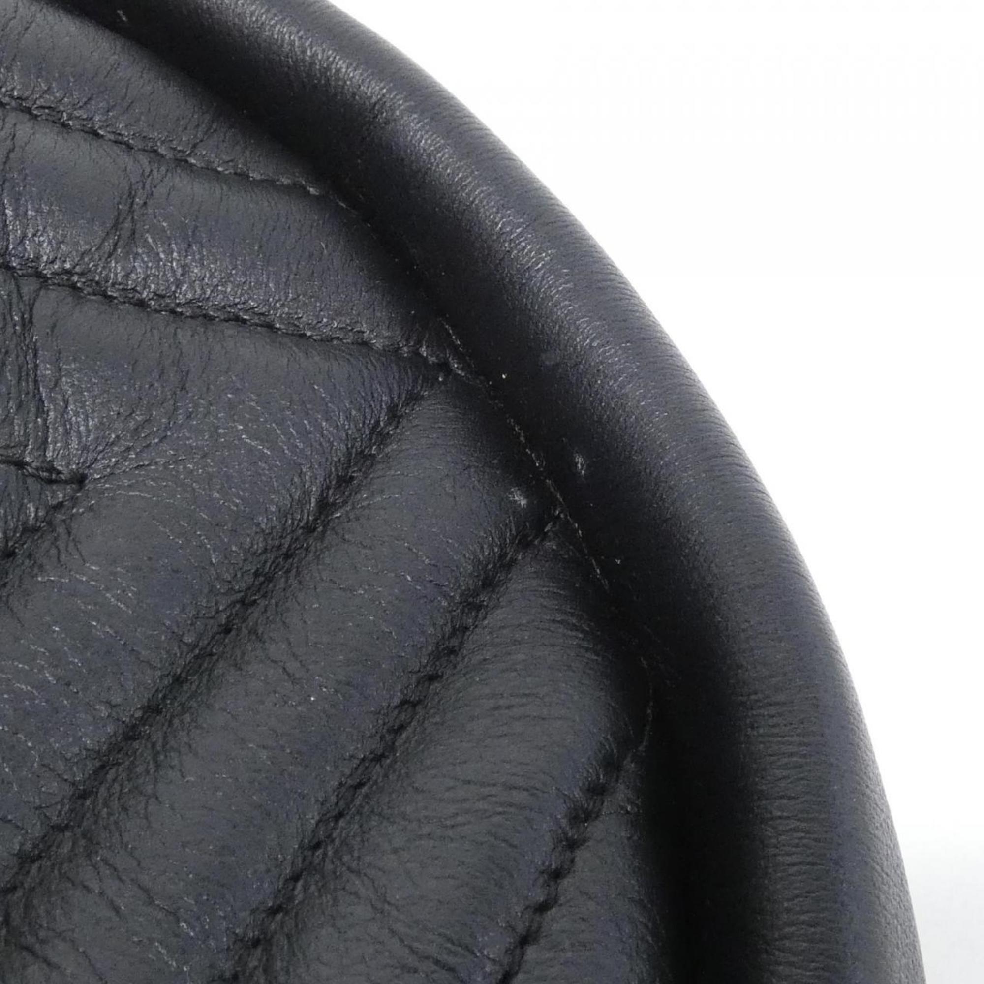 Louis Vuitton Black Leather Shoulder Bag (Pre-Owned)