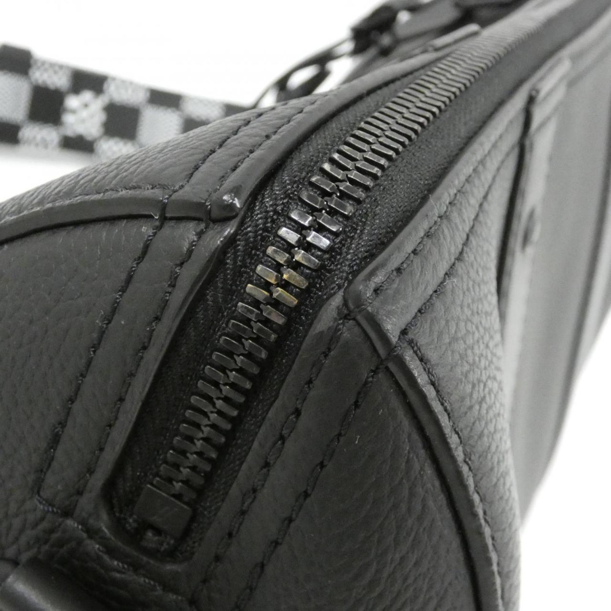 Louis Vuitton Black Leather Shoulder Bag (Pre-Owned)