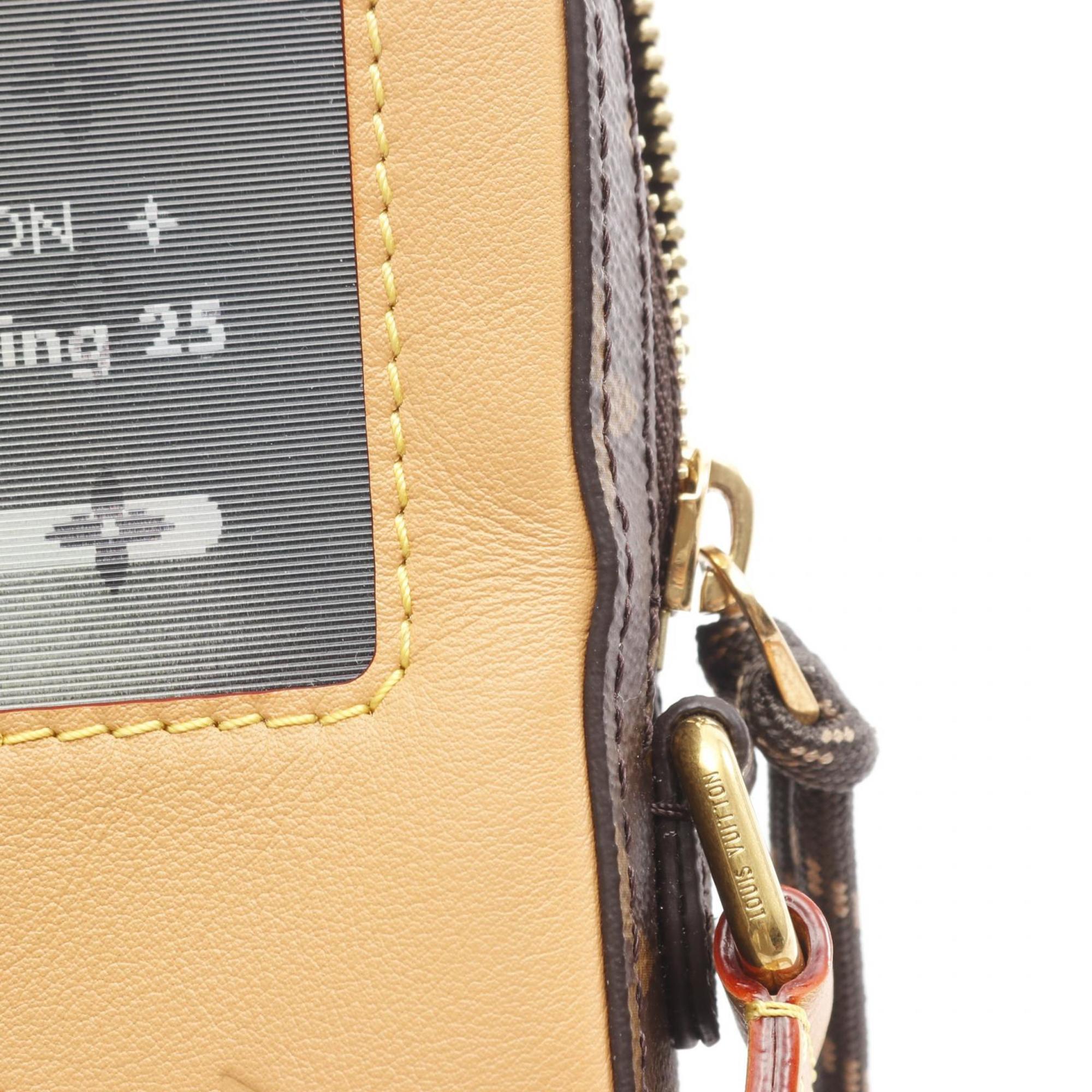 Louis Vuitton Brown Monogram Monogram Pouch Shoulder Bag (Pre-Owned)