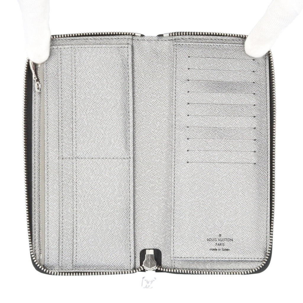 Louis Vuitton Silver Taiga Leather Leather Long Wallet (Bi-Fold) (Pre-Owned)