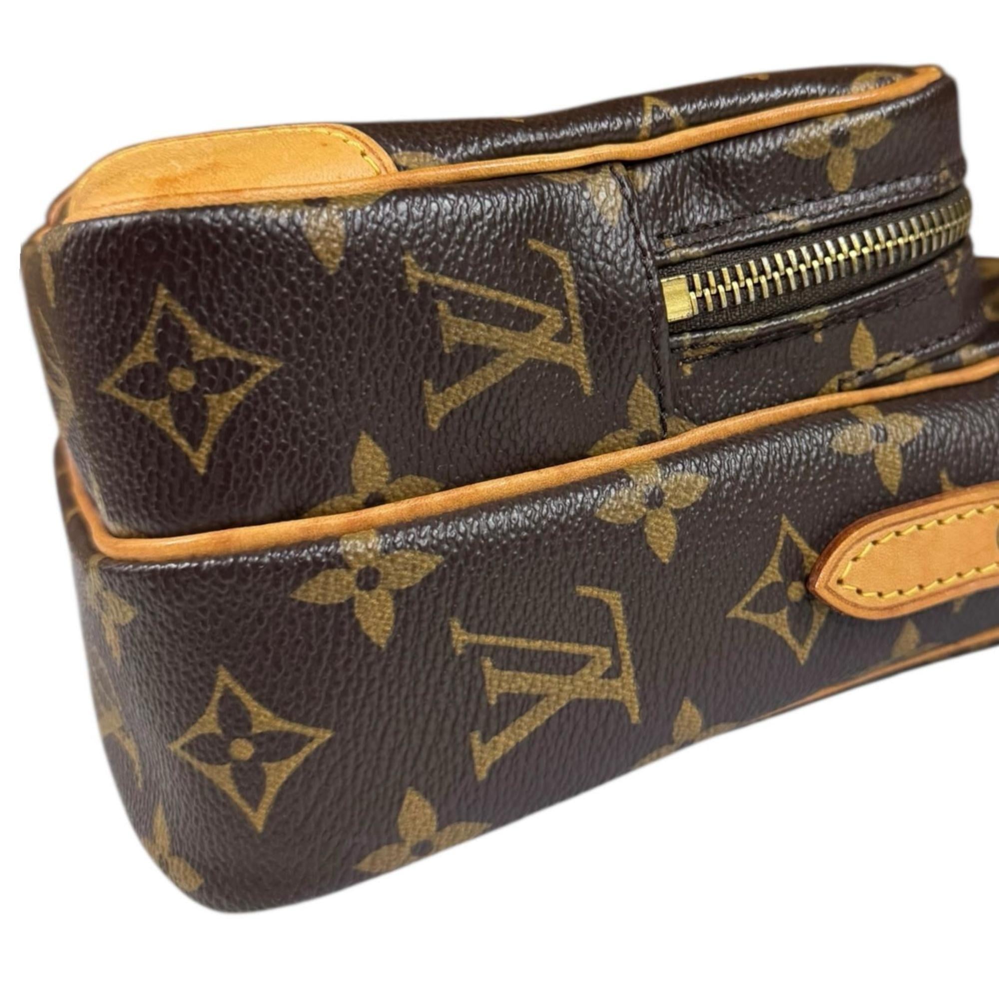 Louis Vuitton Brown Monogram Canvas Shoulder Bag (Pre-Owned)